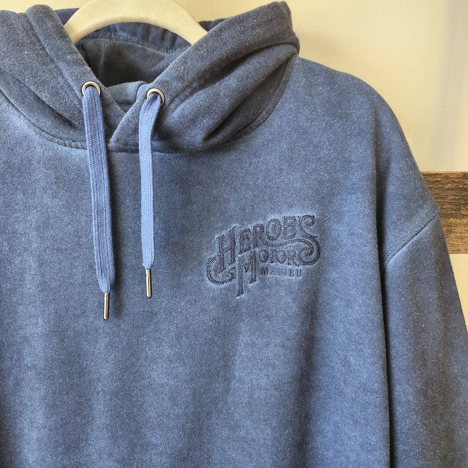 The Unbranded Brand Heroes Motors Men's Washed Blue Pullover Hoodie Size XXL Size US XXL / EU 58 / 5 - 2 Thumbnail
