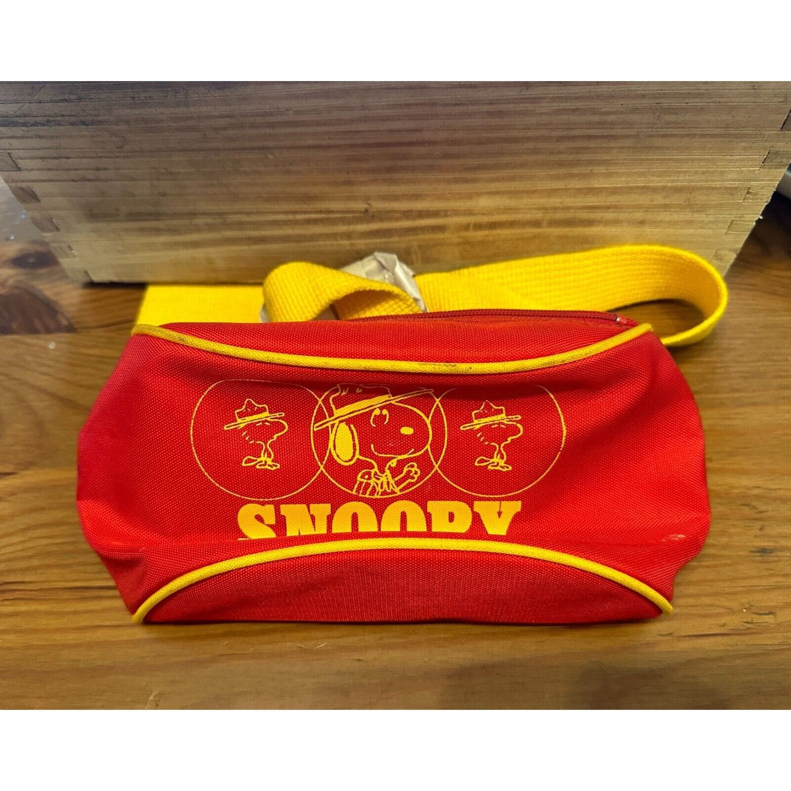 Peanuts Vintage Snoopy Camping Peanuts Fanny Pack Waist Pouch Beagle Size ONE SIZE - 1 Thumbnail