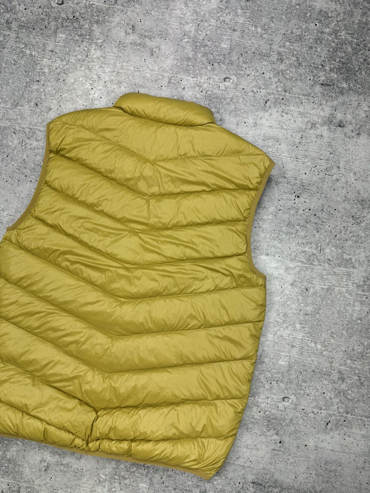 Nike Vintage Nike Y2K Style 90’s 700 Down Puffer Down Casual Vest Size US L / EU 52-54 / 3 - 21 Thumbnail