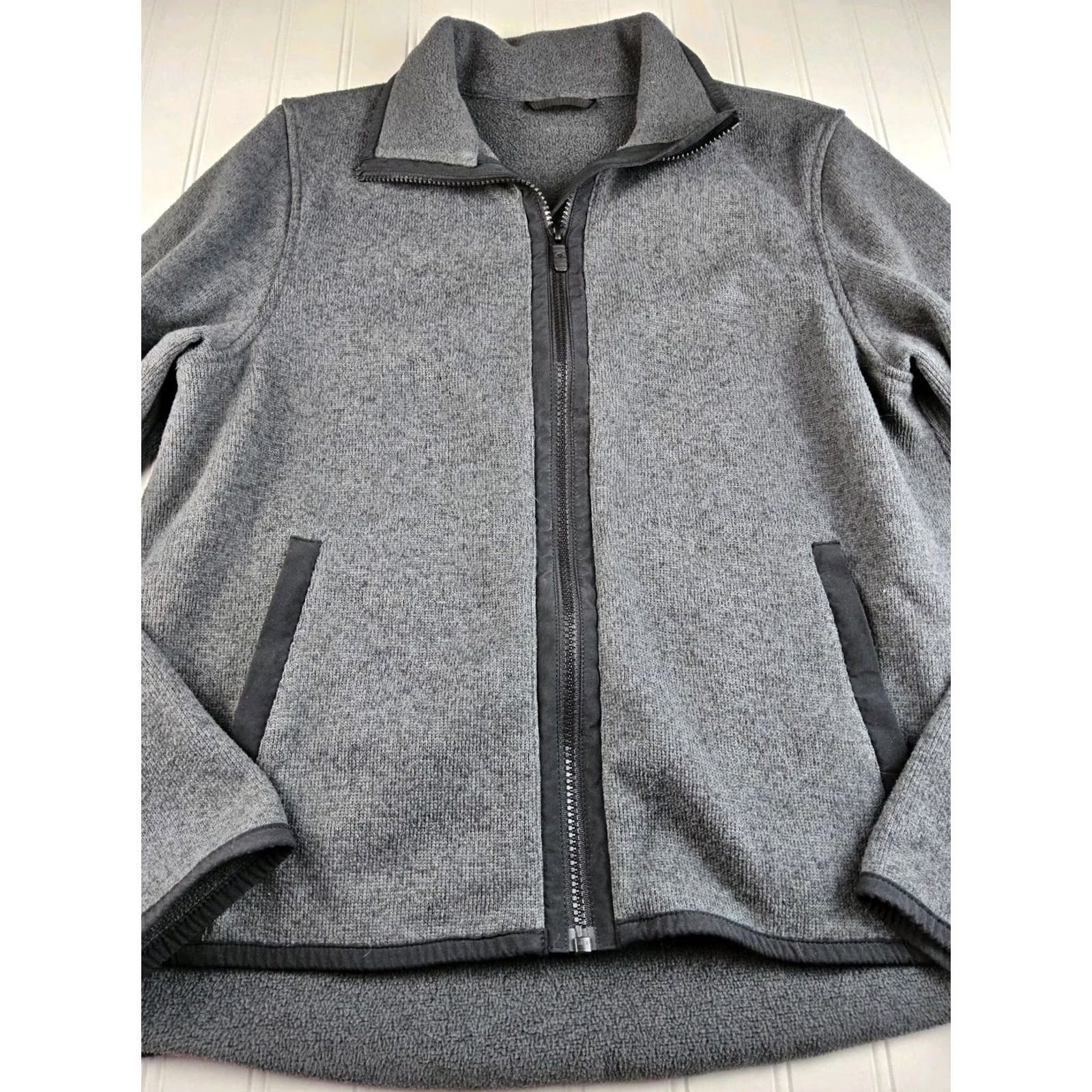 Lululemon Lululemon Jacket Full Zip Sweatshirt Women’s XL Gray Fleece Activewear Jacket, Basic Style, Chest 42" Length 27" Size XL / US 12-14 / IT 48-50 - 3 Thumbnail
