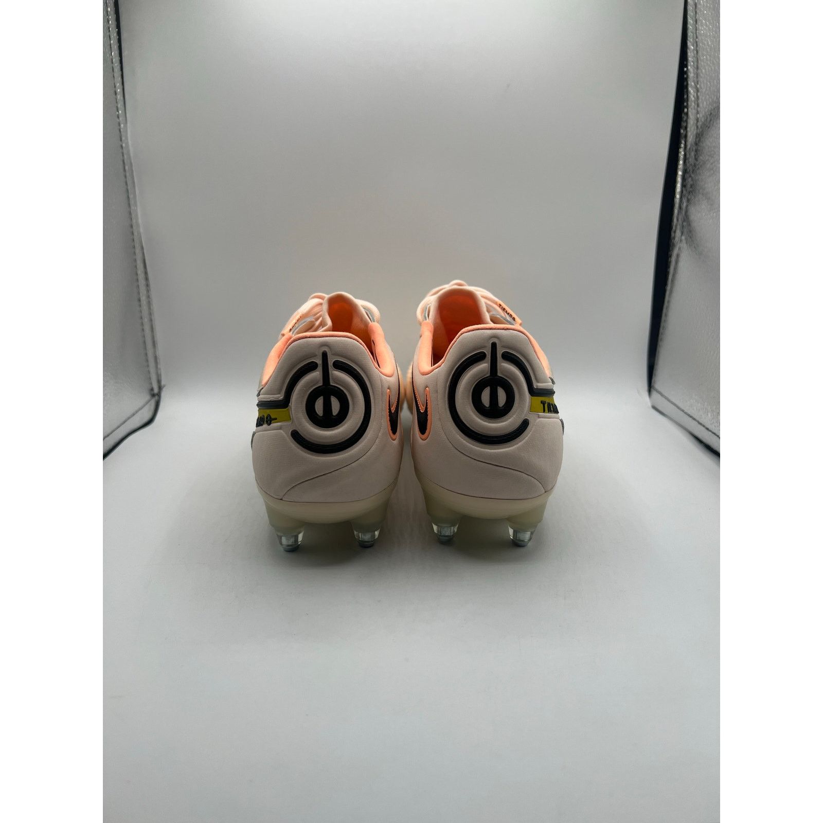 Nike Nike Tiempo Legend 9 Elite SG Pro AC “Lucent Pack” size 6 Size US 6 / EU 39 - 4 Thumbnail