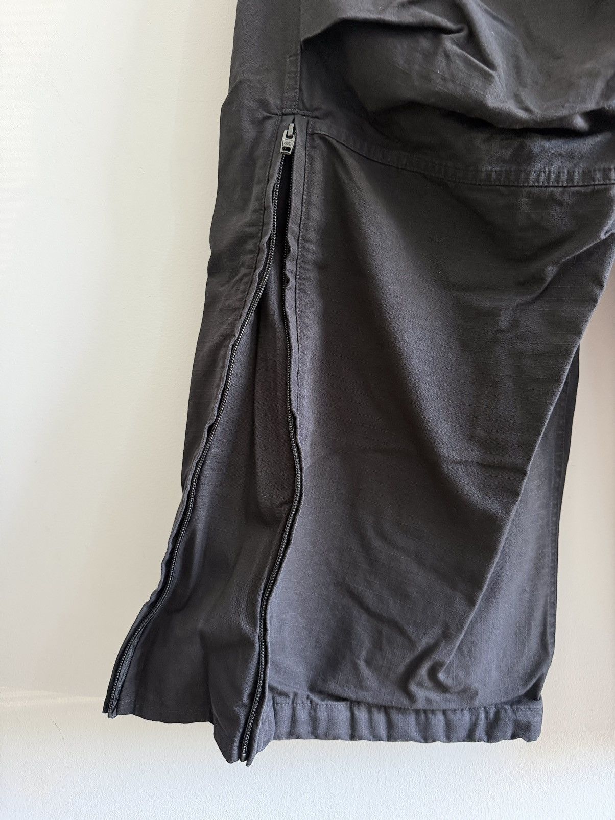 Balenciaga New Fall 22 Ripstop Pulled Cargo Pants (46) Fits US 34 EU 50 Size US 34 / EU 50 - 4 Thumbnail