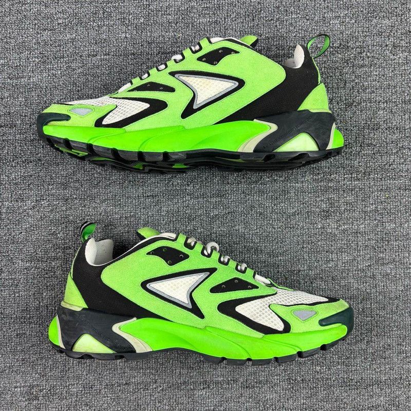 Louis Vuitton Louis Vuitton Runner Tactic Athletic Sneakers - Size US 8.5 / EU 41-42 - 7 Thumbnail
