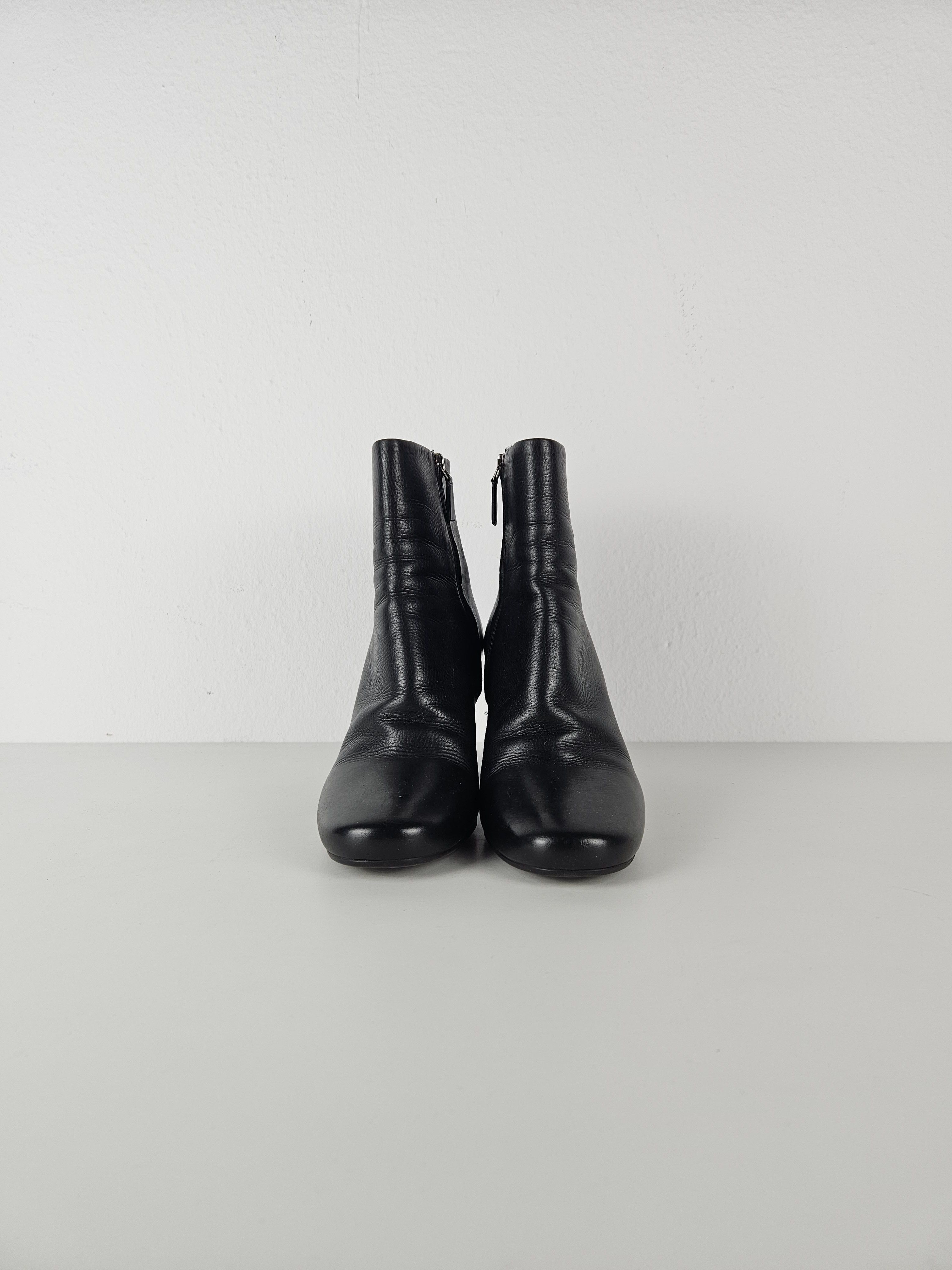 Prada Prada calf leather side zip block heel ankle boots Size US 7.5 / IT 37.5 - 3 Thumbnail