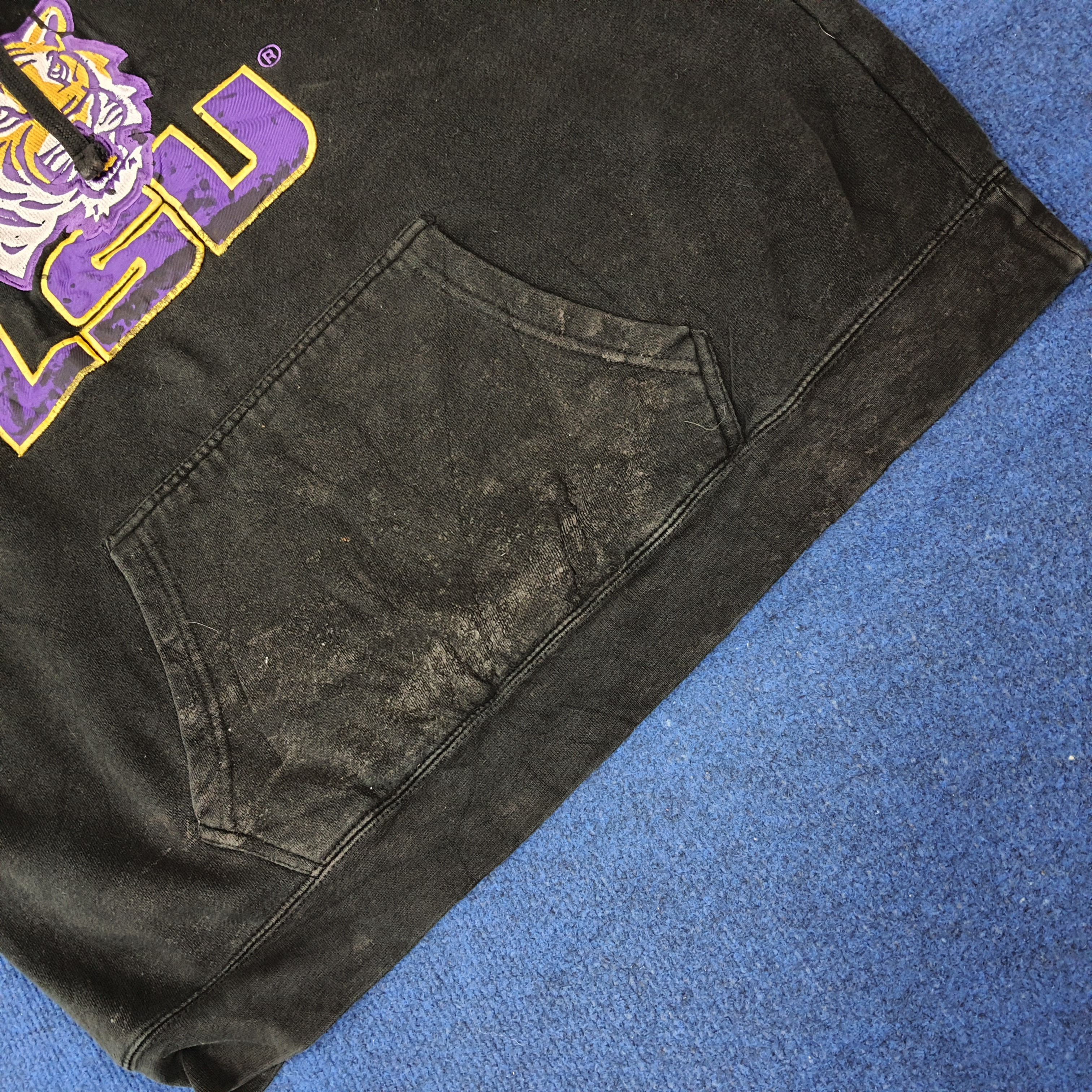 Vintage Vintage LSU Tiger Football Hoodie C270N9 Size US XL / EU 56 / 4 - 11 Thumbnail