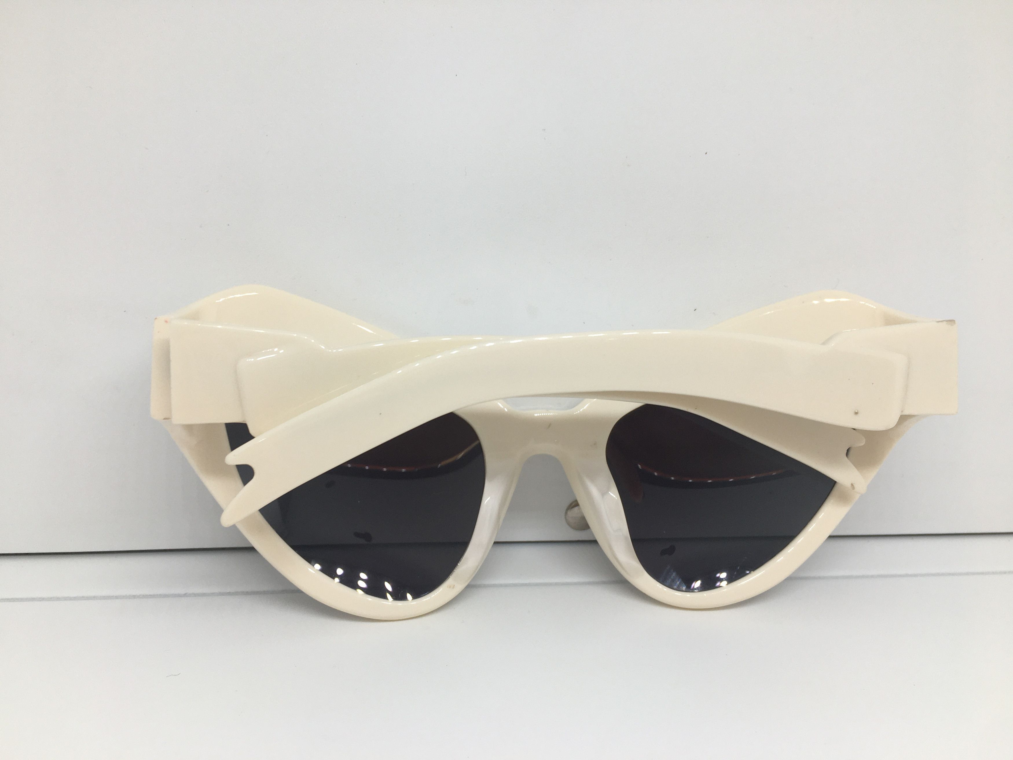 Karen Walker Karen Walker White Cat Eye Oversize Sunglasses Frame Size ONE SIZE - 9 Thumbnail