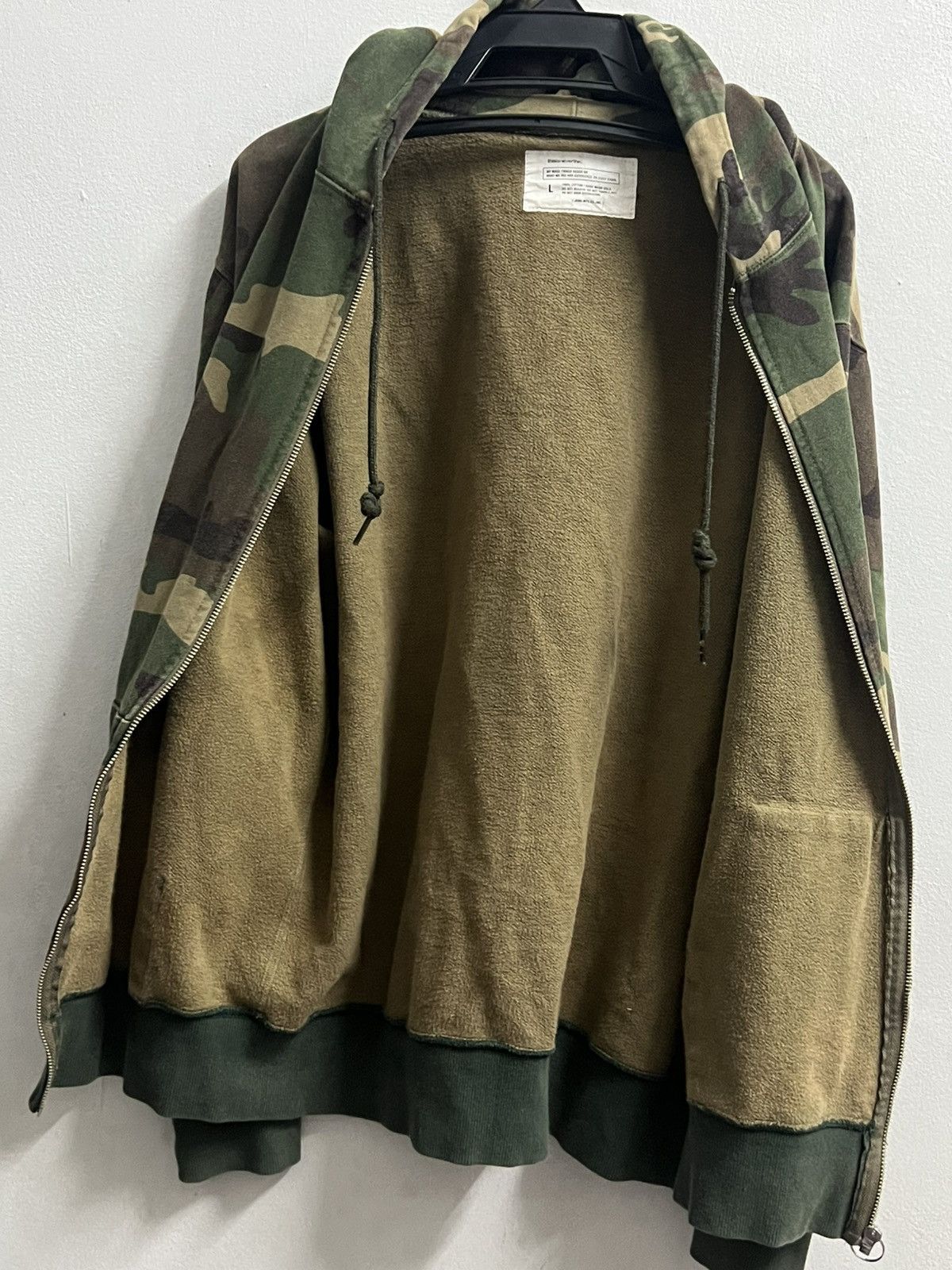 thisisneverthat TISNVRAT SWEATSHIRT hoodie CAMO spell out sleeves Size US L / EU 52-54 / 3 - 3 Thumbnail