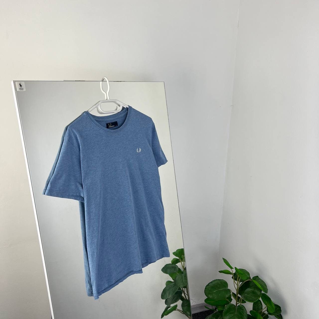 Fred Perry Vintage Fred Perry Mini Logo Distressed T-Shirt Size US M / EU 48-50 / 2 - 1 Thumbnail