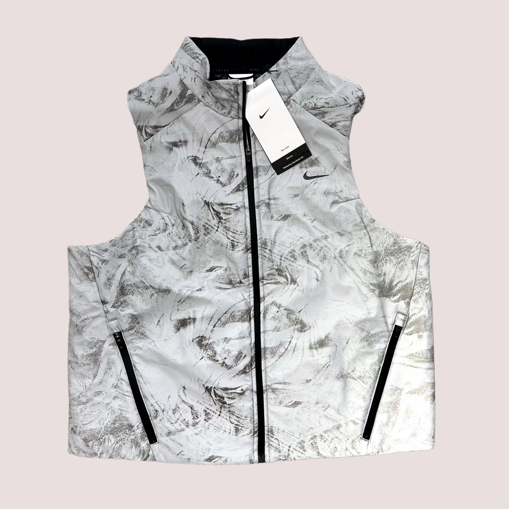 Nike Nike Swift Therma-FIT ADV Reflective Running Vest Womens L Jacket HV2762 078 Size L / US 10 / IT 46 - 1 Thumbnail