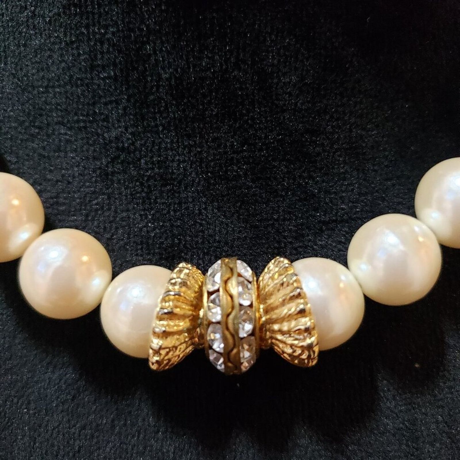 The Unbranded Brand Fashion Gold Tone White Faux Pearls Necklace Jewelry Size ONE SIZE - 3 Thumbnail