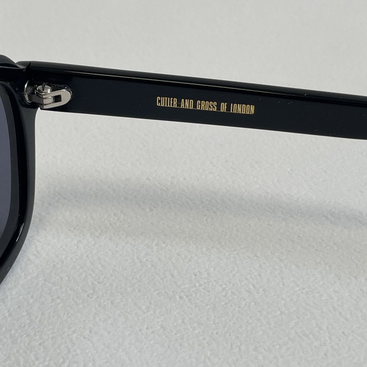 Cutler and Gross Black ‘Oval Shape Lens’ Vintage Sunglasses Size ONE SIZE - 8 Thumbnail