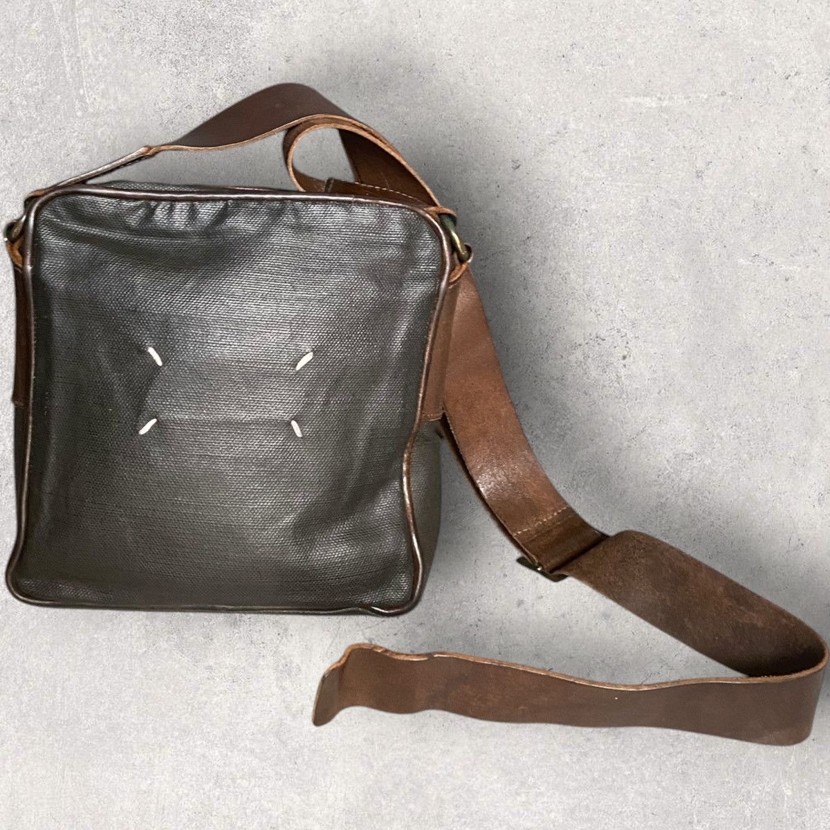 Maison Margiela Vintage 00’s Margiela Black Wax and Leather Bag Size ONE SIZE - 1 Thumbnail
