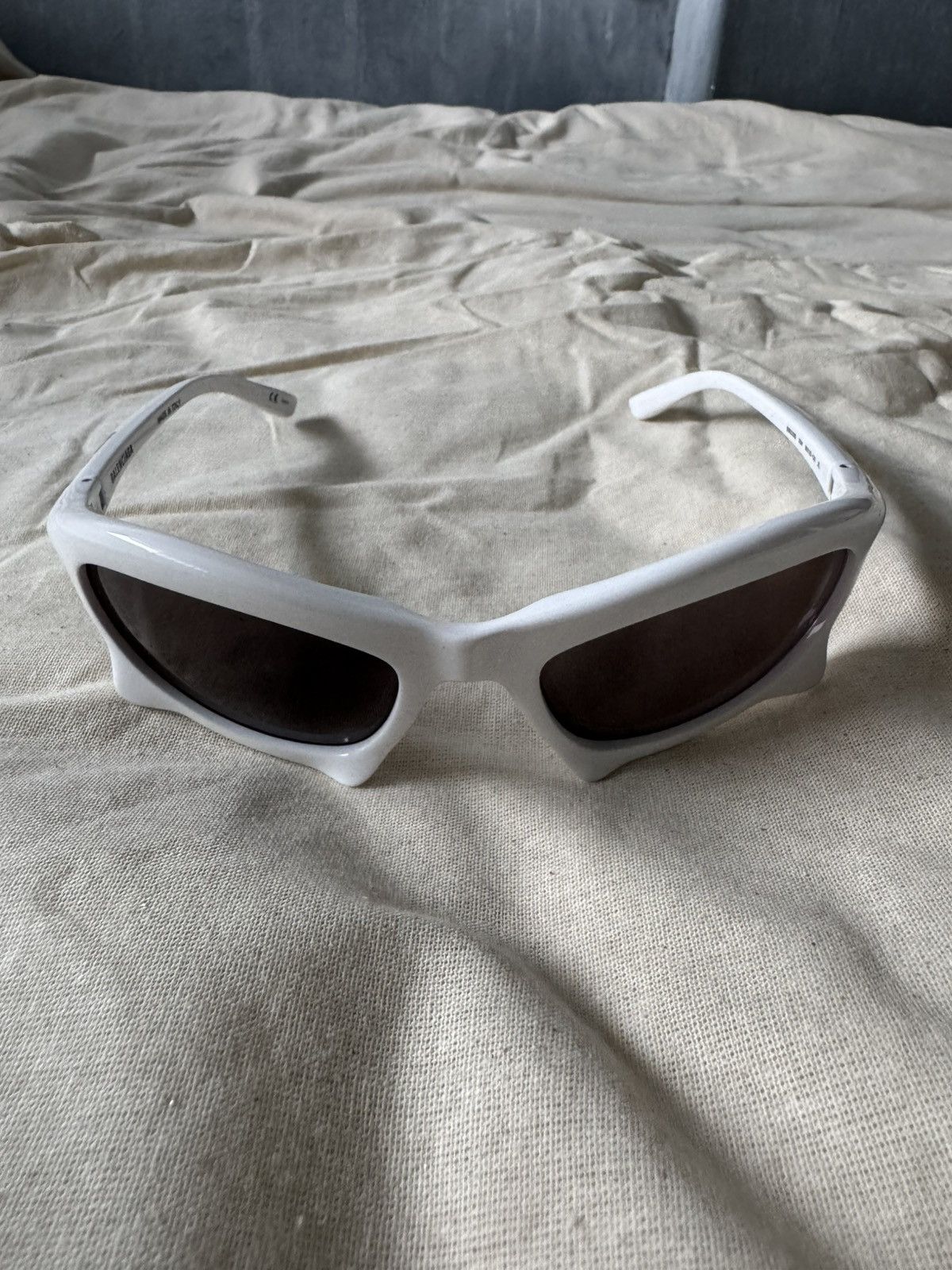 Balenciaga Bat Sunglasses Size ONE SIZE - 2 Thumbnail