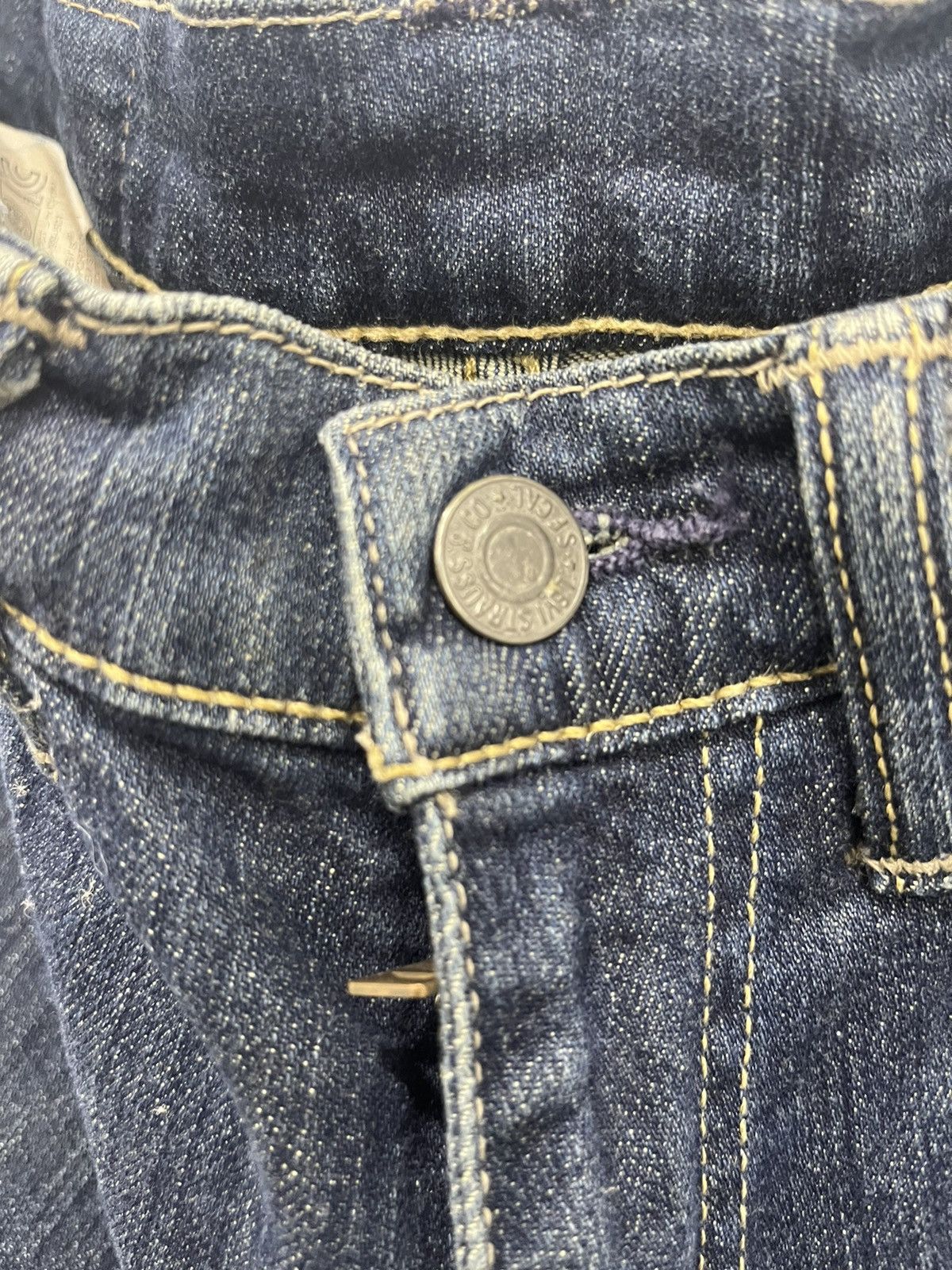 Levi's Dark Blue Denim Levi’s Strauss Co 505 Size US 32 / EU 48 - 2 Thumbnail