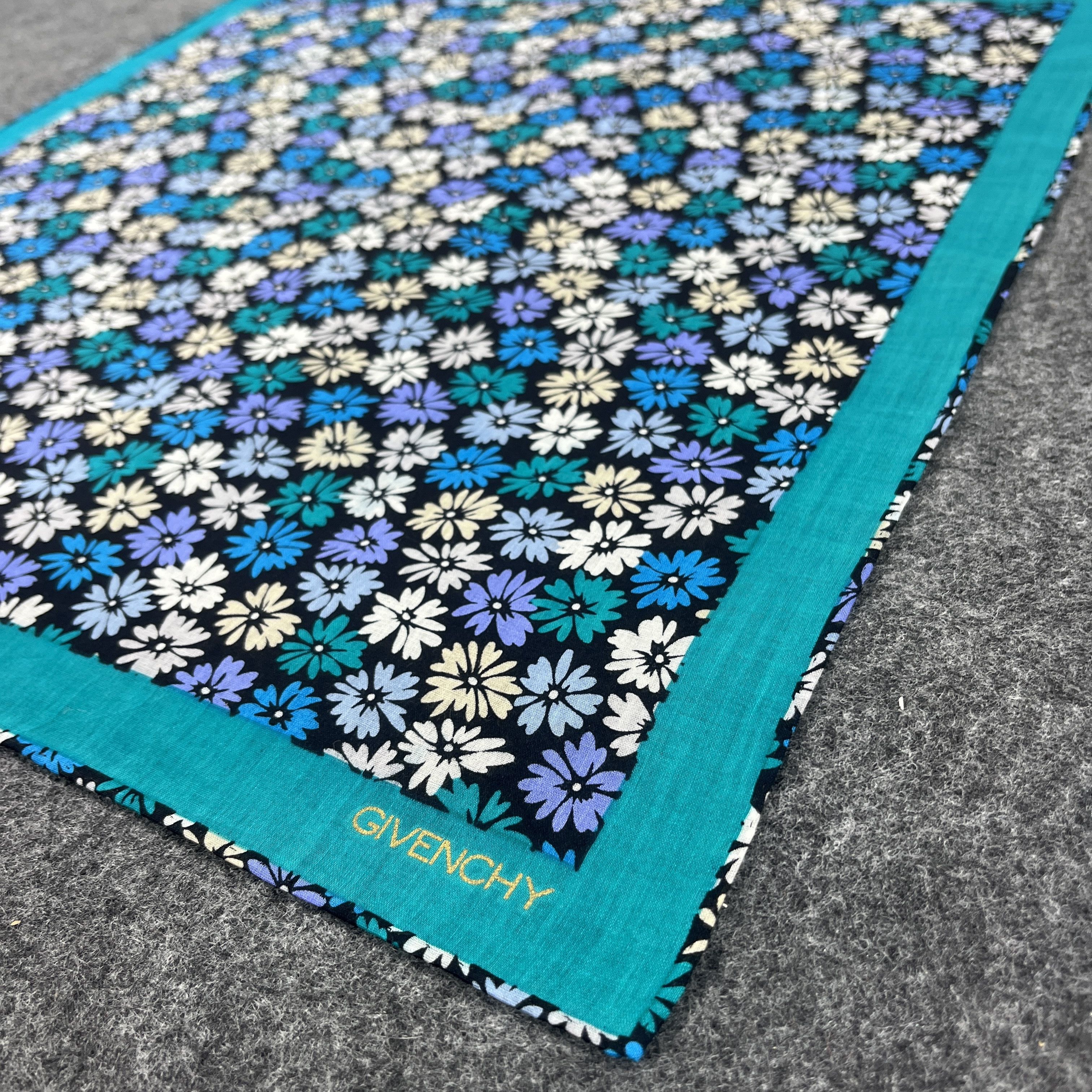 Other Givenchy Handkerchief / Bandana / Neckerchief B465 Size ONE SIZE - 6 Thumbnail