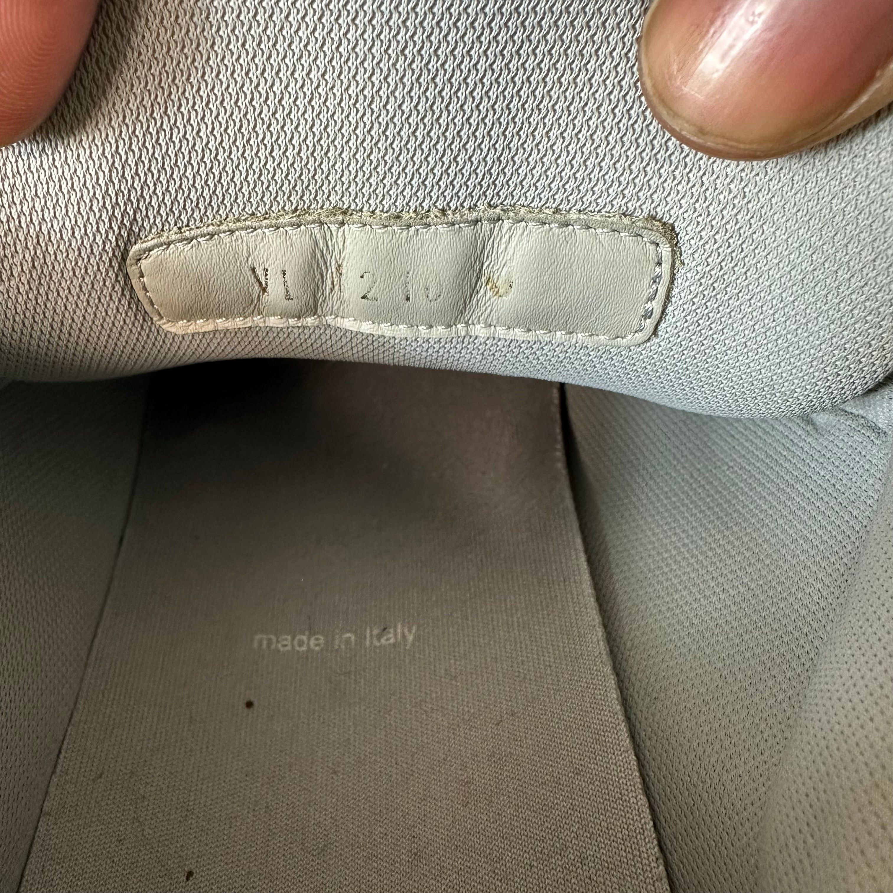 Louis Vuitton Louis Vuitton Grey White Trainer Sz 11.5 (10LV) Size US 11.5 / EU 44-45 - 7 Thumbnail