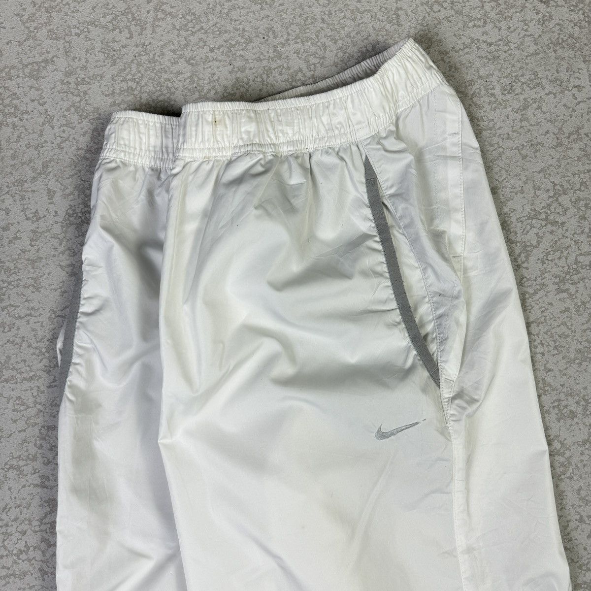 Nike Vintage Nike Track Baggy Parachute Y2K Size US 30 / EU 46 - 3 Thumbnail
