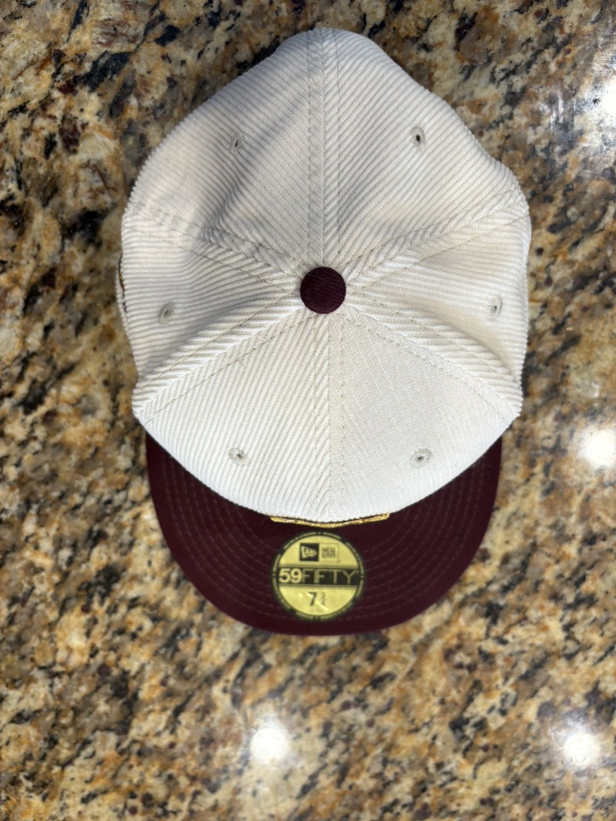 Lids Chicago Cubs corduroy hat 7 3/4 Size ONE SIZE - 8 Thumbnail