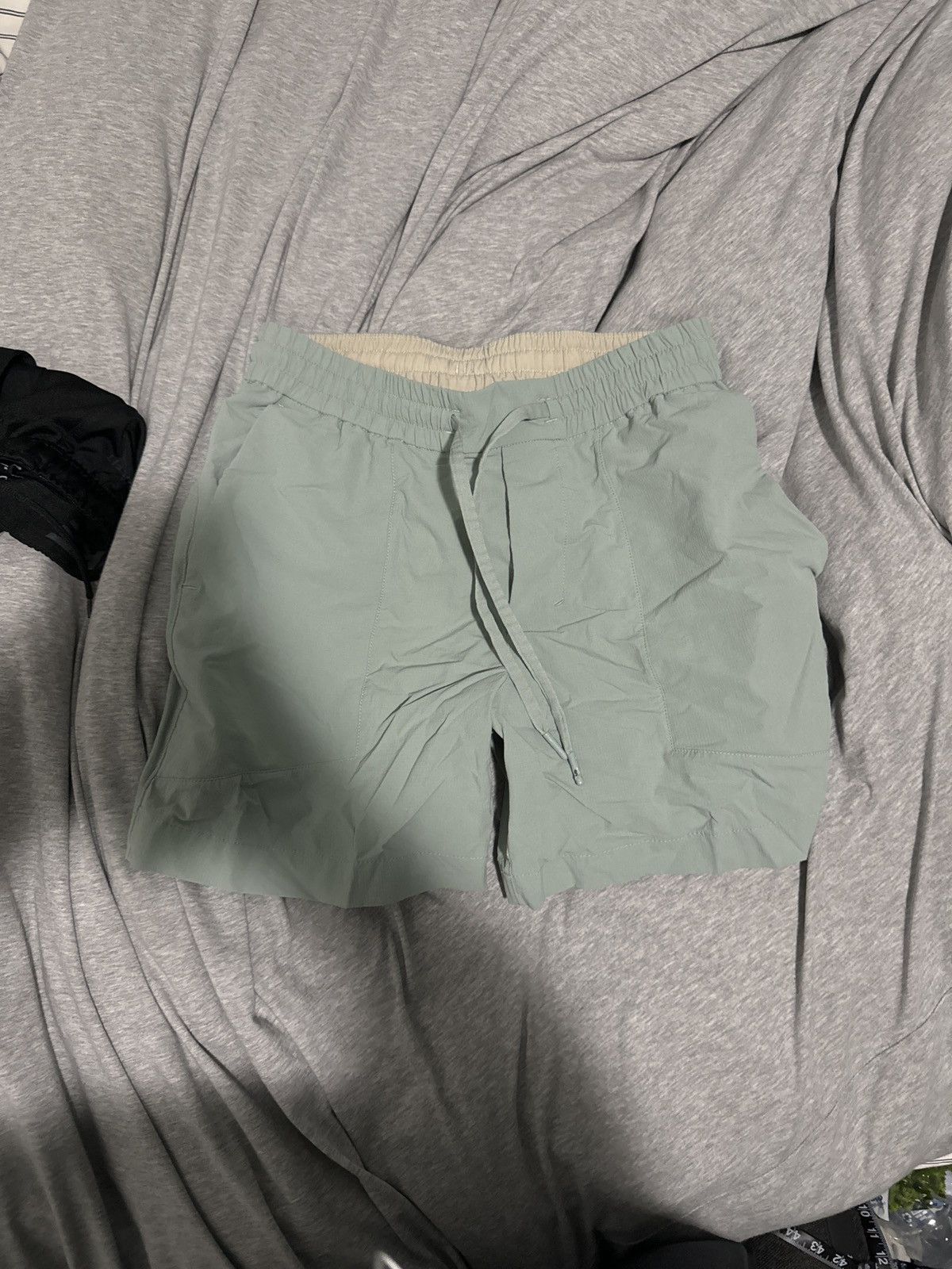 Lululemon Brand New LuLu Lemon Shorts Size US 30 / EU 46 - 1 Thumbnail