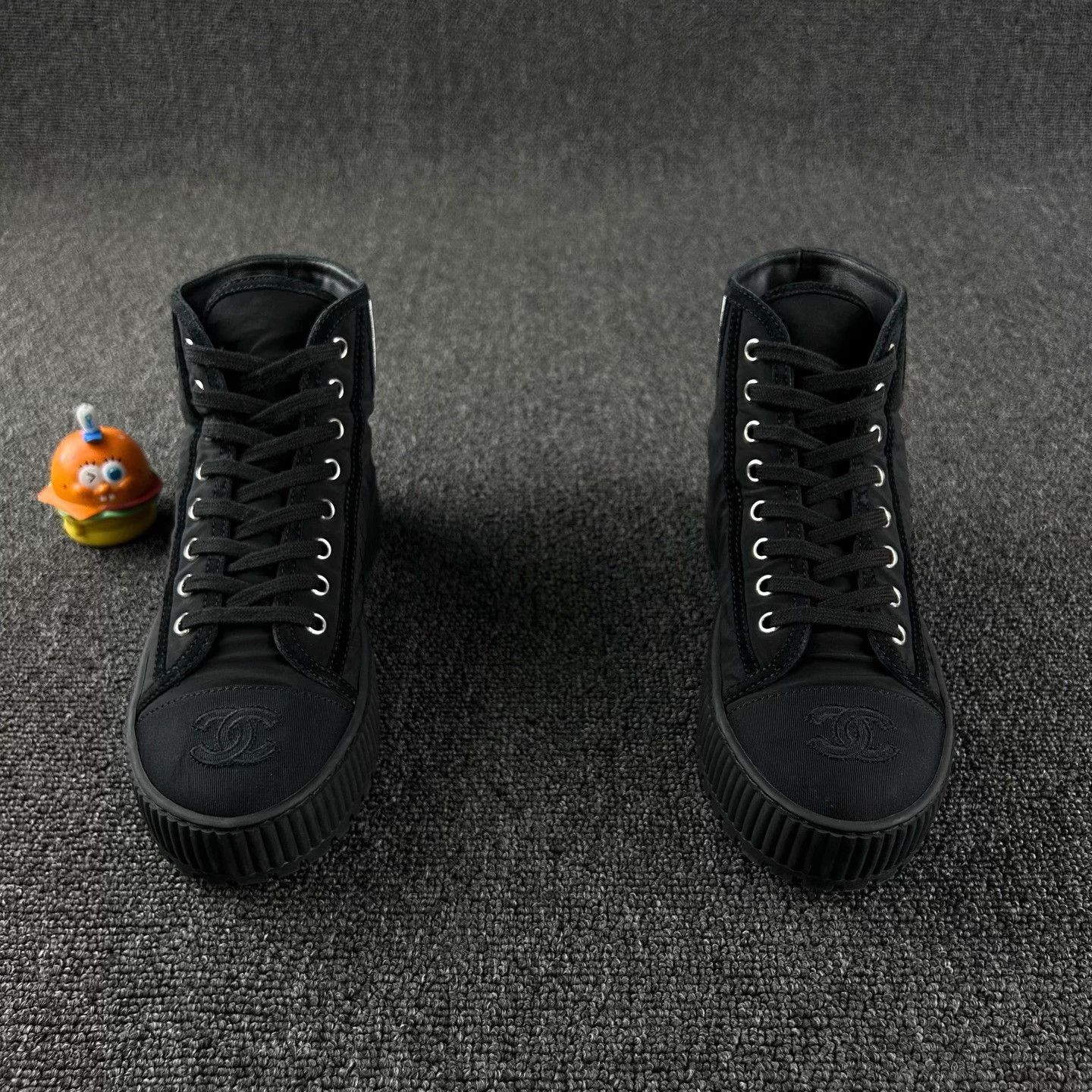 Chanel Chanel Coco Cookie High-Top Sneakers EUR 36 Mint Size US 5 / IT 35 - 2 Thumbnail