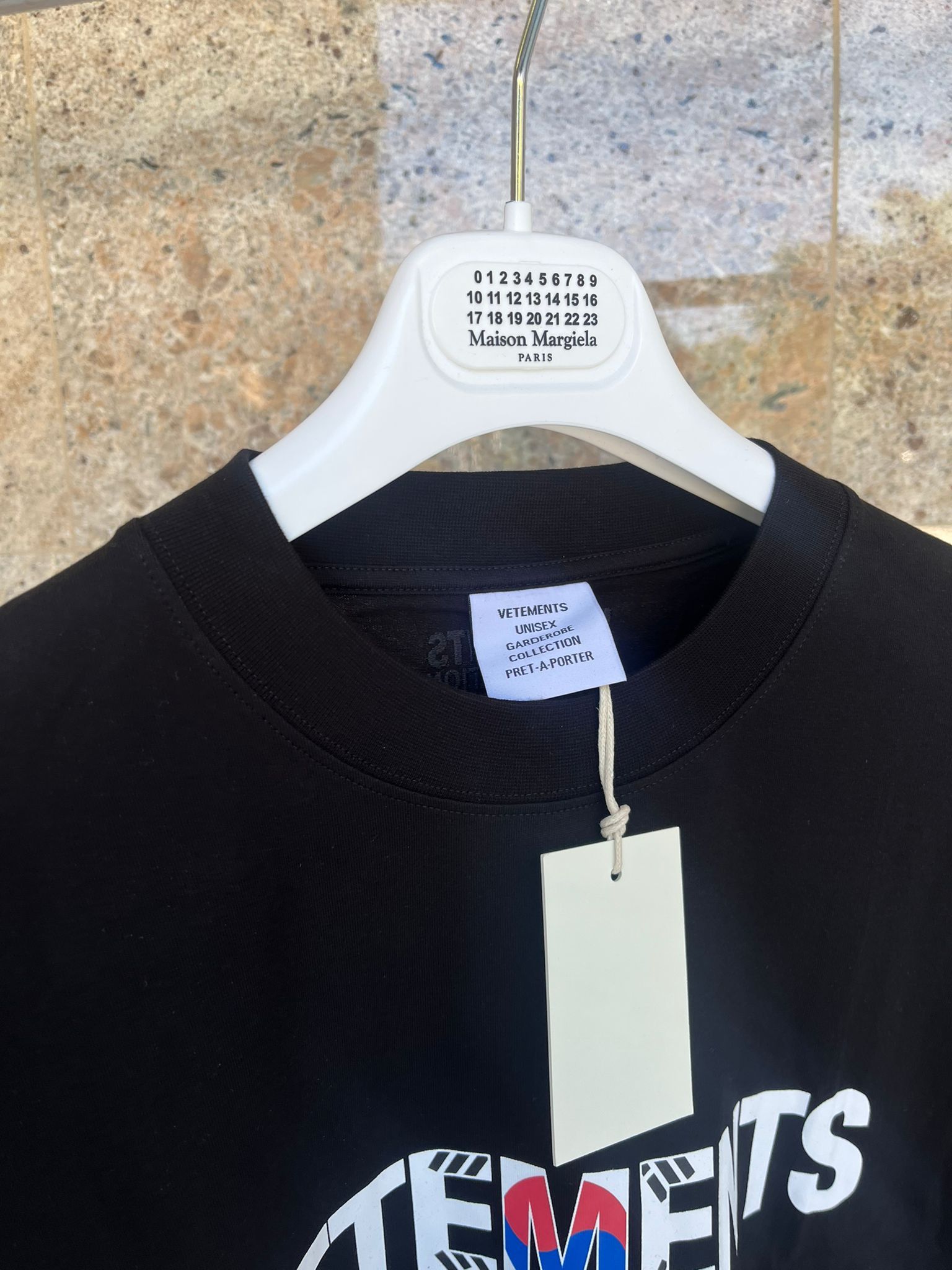 Vetements Dollar Long Sleeve Logo T-Shirt LS in Black Size US XL / EU 56 / 4 - 4 Thumbnail