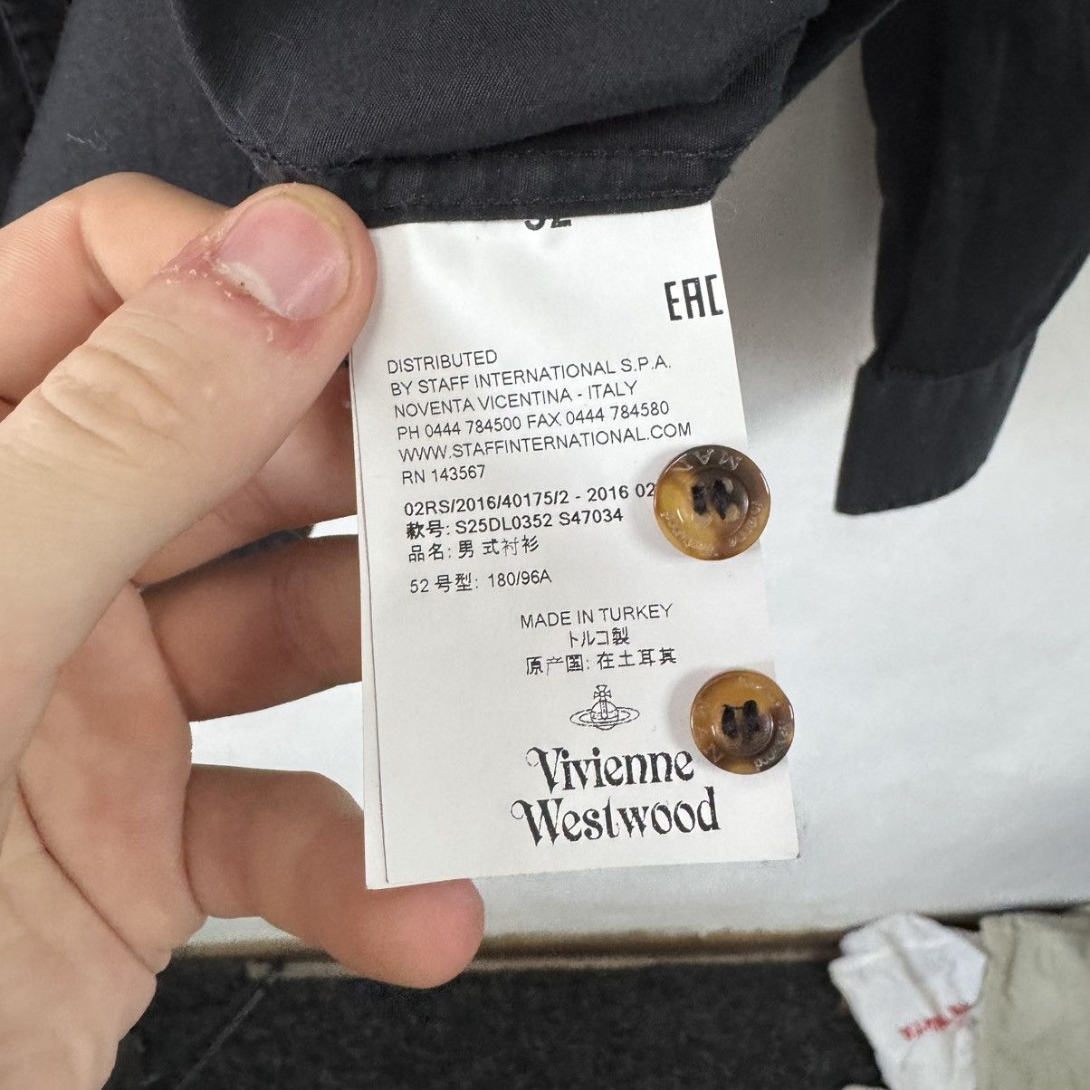 Vivienne Westwood Vivienne Westwood Shirt Orb Logo Button Up Size US L / EU 52-54 / 3 - 8 Thumbnail