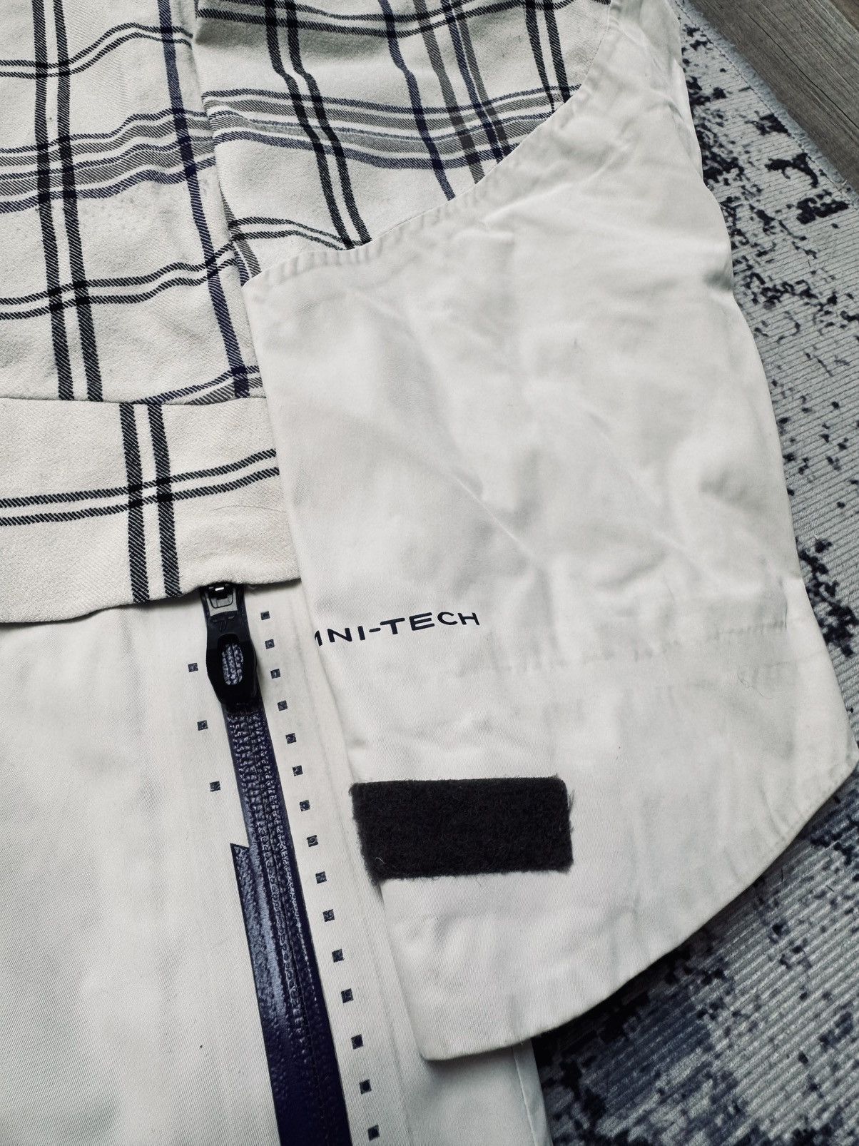 Columbia × Vintage 90’s Columbia Omni-Tech Waterproof titanium Windbreaker M Size US M / EU 48-50 / 2 - 3 Thumbnail