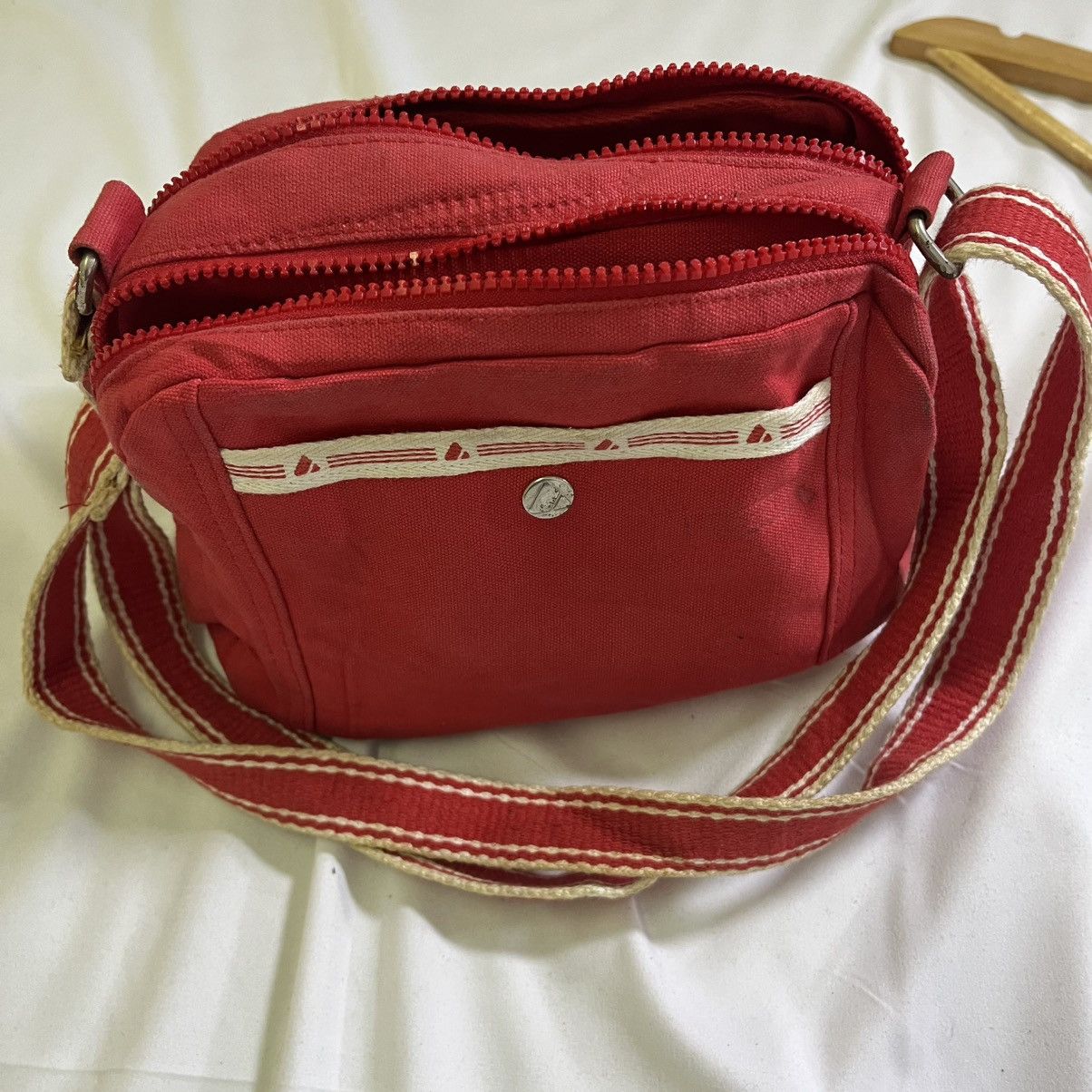 Liz Claiborne LIZ CLAIBORNE DUCK CANVAS SHOULDER BAG Size ONE SIZE - 6 Thumbnail