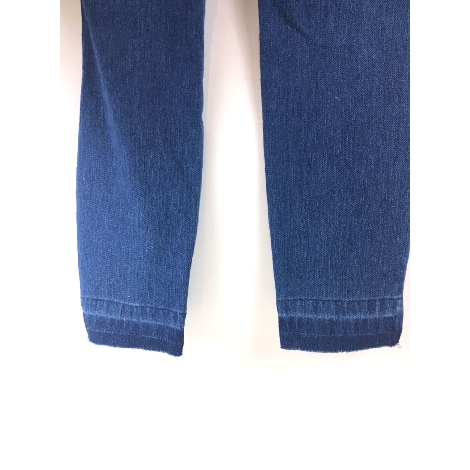 Isaac Mizrahi Isaac Mizrahi Live Jeans Women's Size 2 Slim Elastic Waist Blue Denim Raw Hem Knit 28in Inseam Womens Tailored Slimming Modern 90s? Size 26" / US 2 / IT 38 - 3 Thumbnail