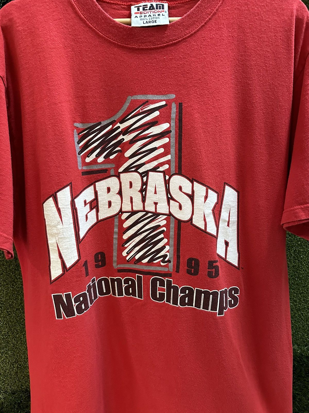 Vintage Vintage 1995 Nebraska Cornhuskers National Champs T-shirt Size US L / EU 52-54 / 3 - 4 Thumbnail
