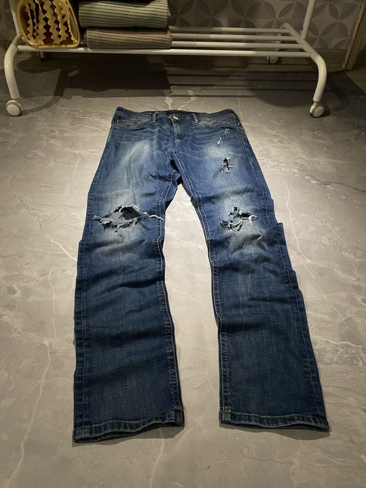 Japanese Brand Rare Avan Heavy Distressed Denim / Statement Wash / Y2K 90s Size US 31 - 1 Thumbnail