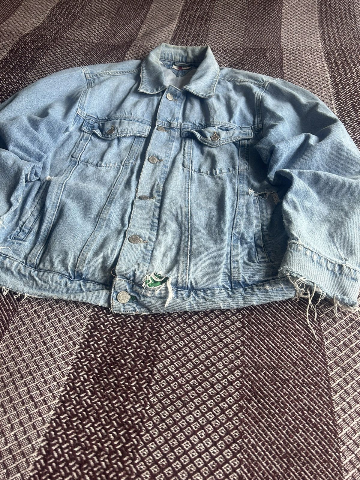 Tommy Hilfiger Tommy Jeans Distressed Denim Jacket Oversized Streetwear Size US M / EU 48-50 / 2 - 6 Thumbnail