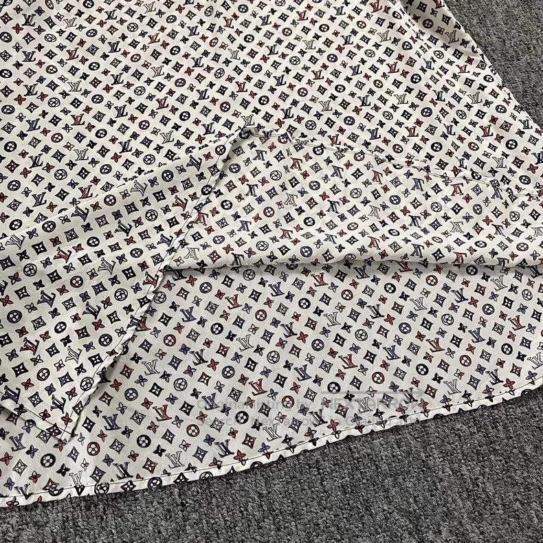 Louis Vuitton Full logo short sleeves