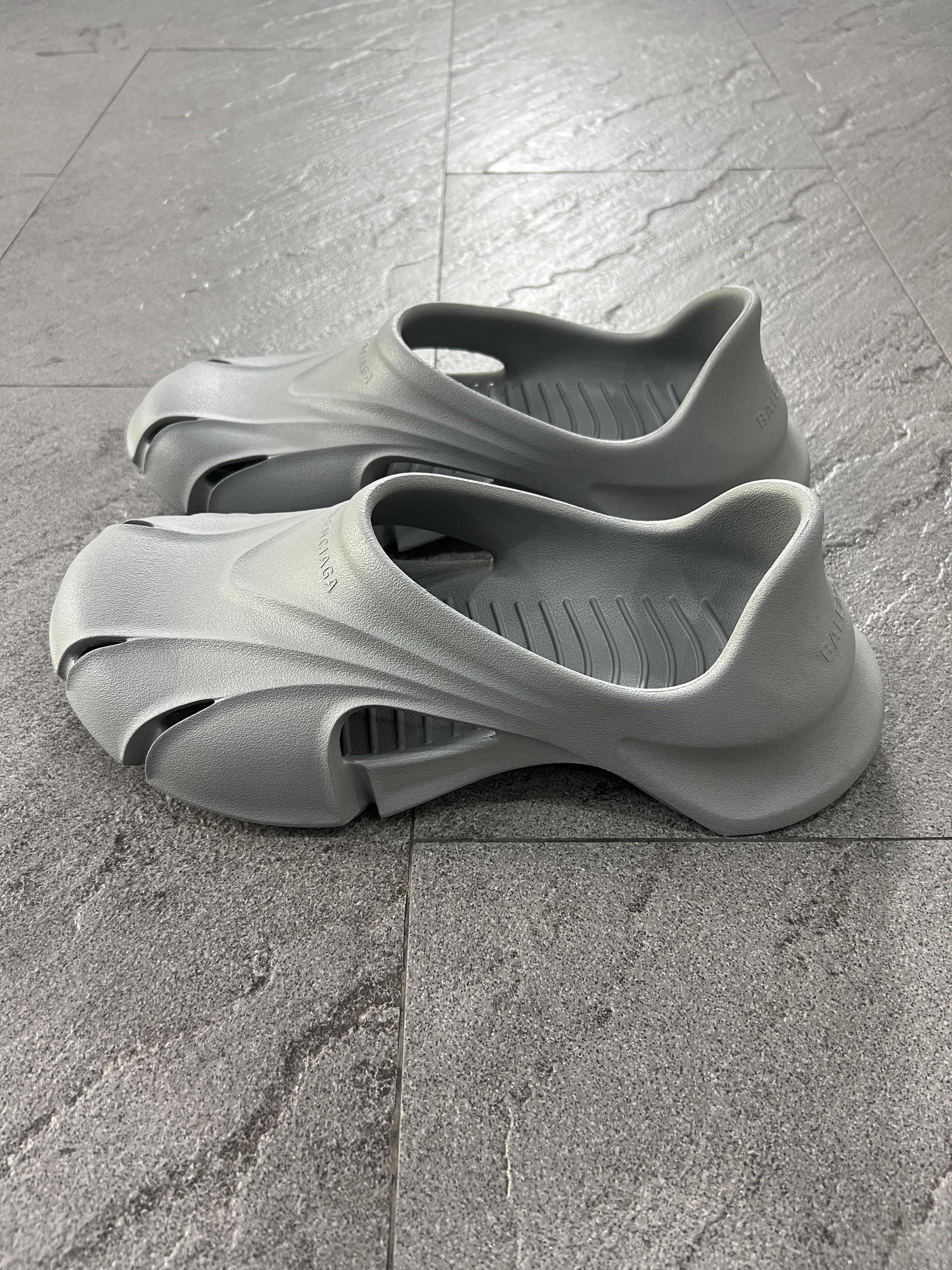 Balenciaga Balenciaga Mold Closed Grey EU43 New w/ Box Size US 10 / EU 43 - 2 Thumbnail