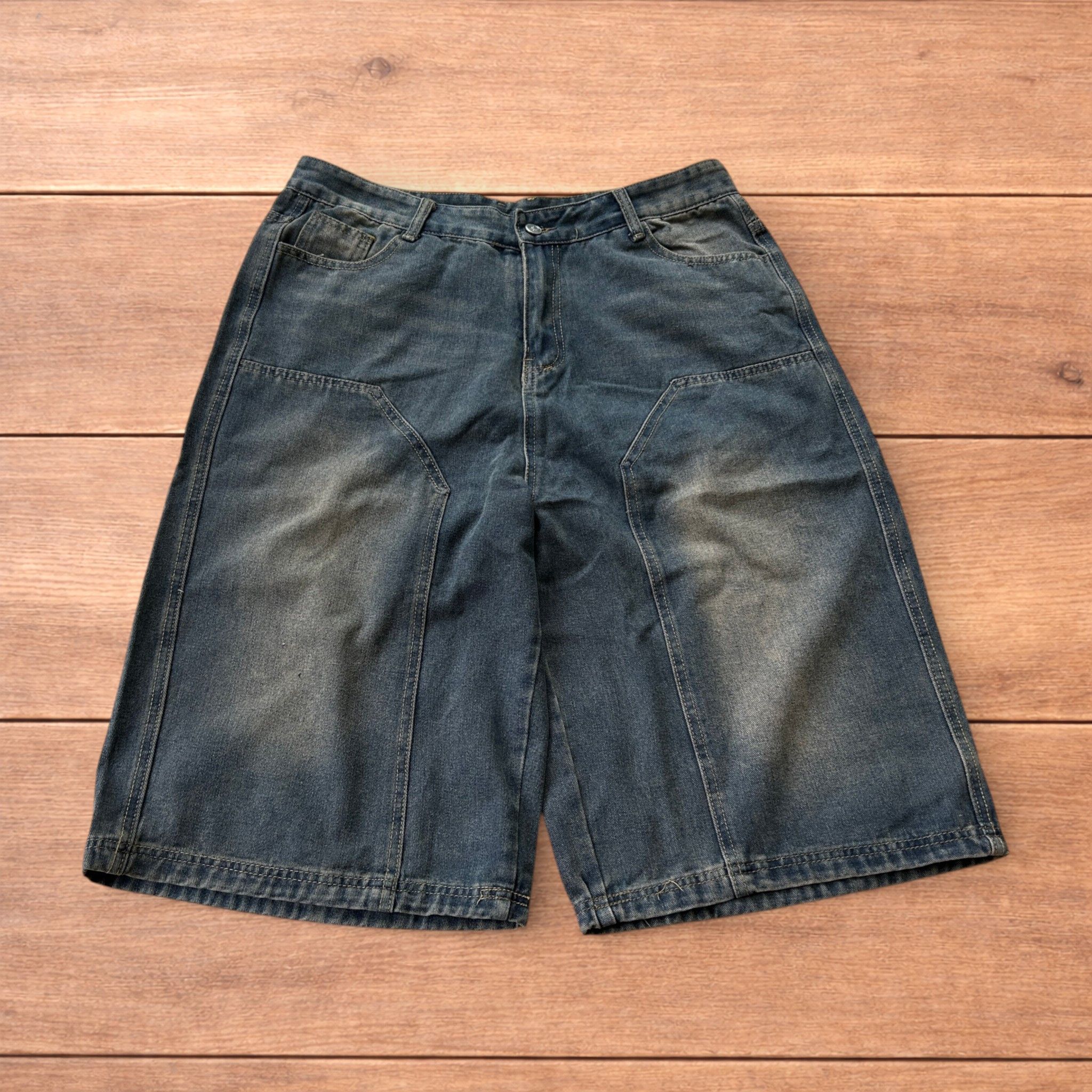 Japanese Brand Super baggy wide leg denim shorts jorts in dark blue wash. Size US 36 / EU 52 - 1 Thumbnail