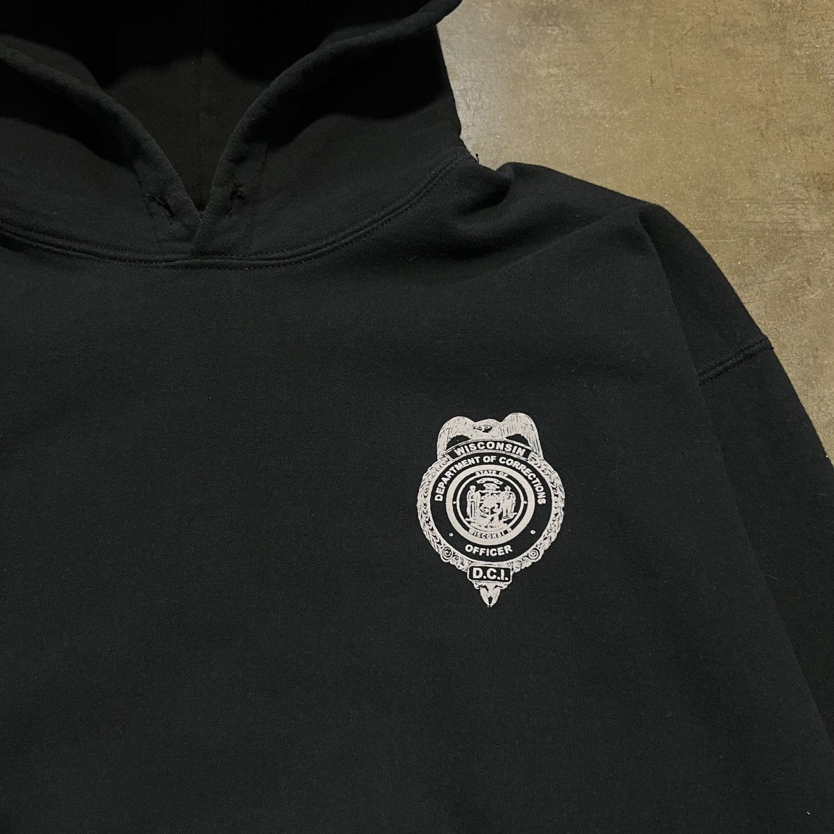 Vintage Wisconsin Department of Corrections Police Hoodie Hand Cuffs Size US L / EU 52-54 / 3 - 5 Thumbnail