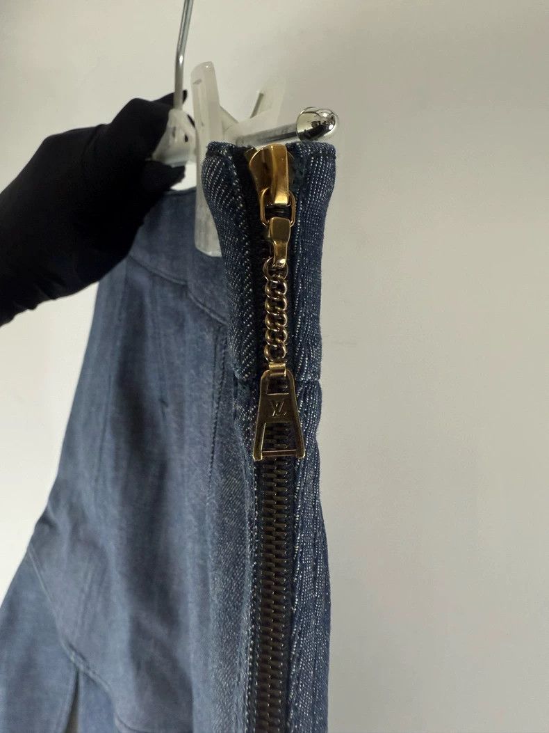Louis Vuitton Louis Vuitton Denim Skirt 2503-Nextarrow Size 37" - 3 Thumbnail