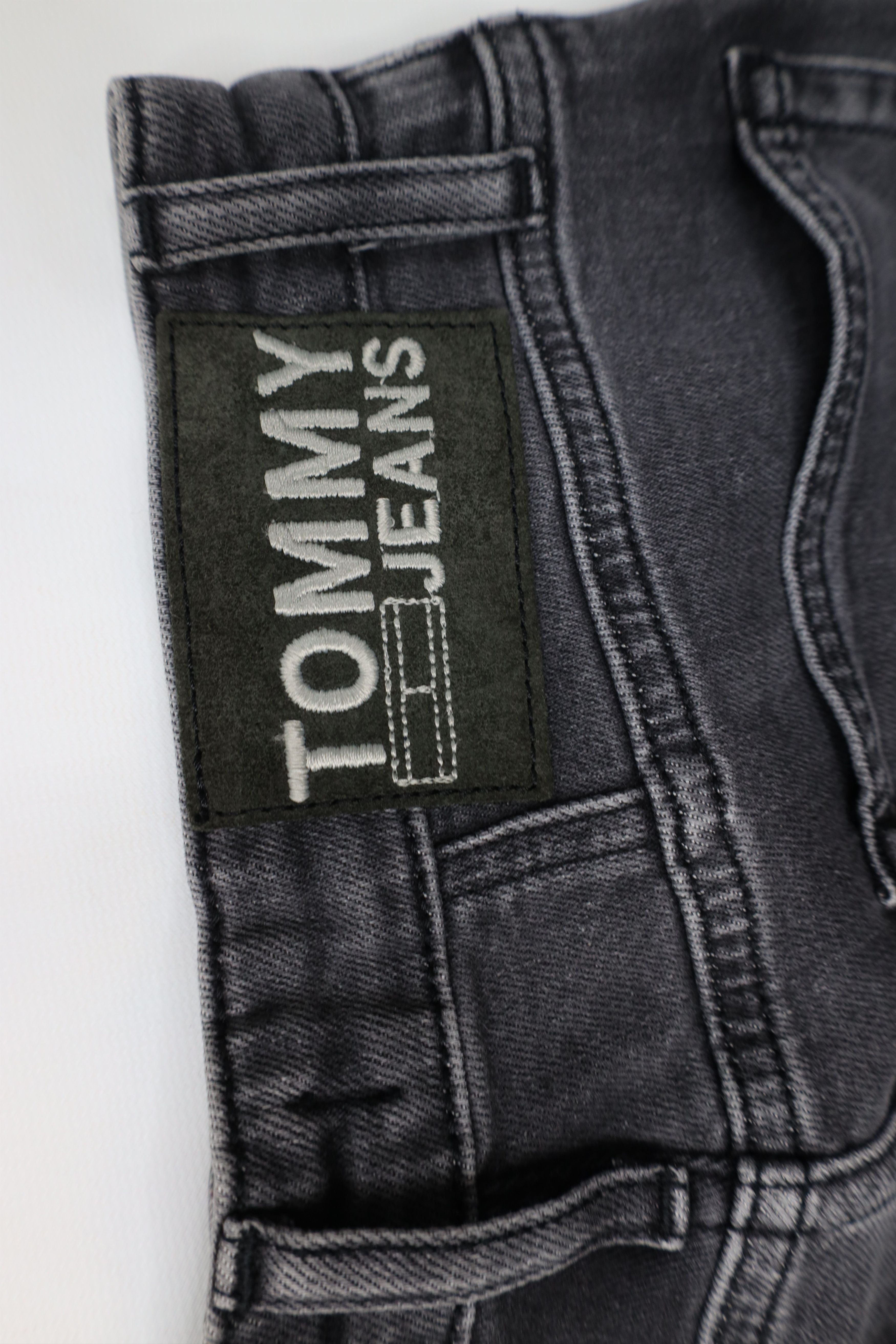 Tommy Hilfiger Vintage Y2K Tommy Hilfiger Spell High Rise Tapered Leg Jeans Size 27" / US 4 / IT 40 - 11 Thumbnail