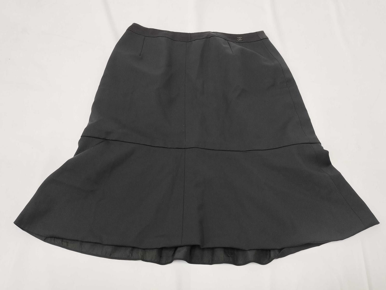 Chanel Vintage Chanel Black Skirt Size 30" / US 8 / IT 44 - 1 Thumbnail