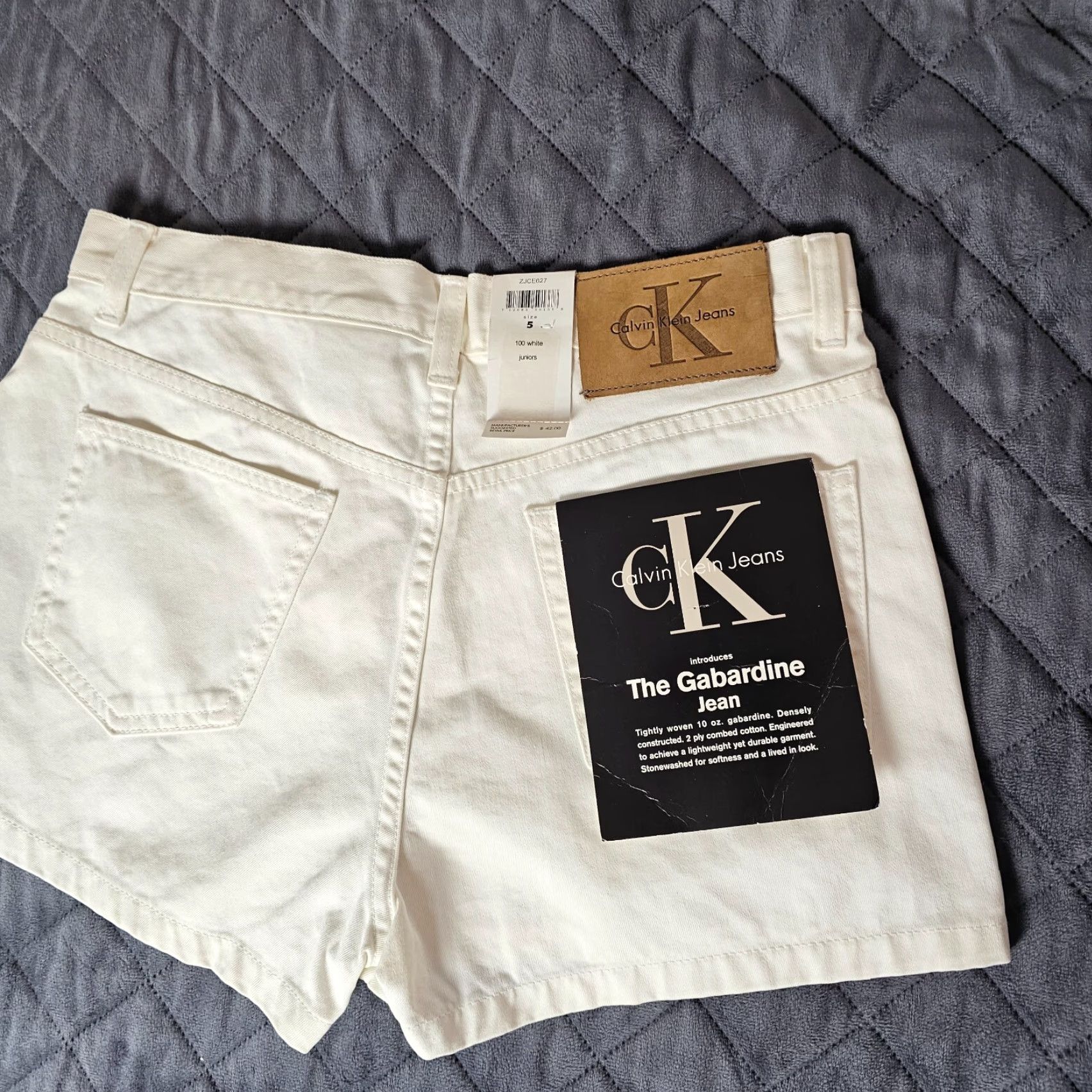 Calvin Klein Calvin Klein Jeans Women's Denim Shorts White Size 5 Cargo Cotton 100% Cotton Regular Juniors Women Pockets Flat Front Mid Rise Casual QA Size 29" - 3 Thumbnail