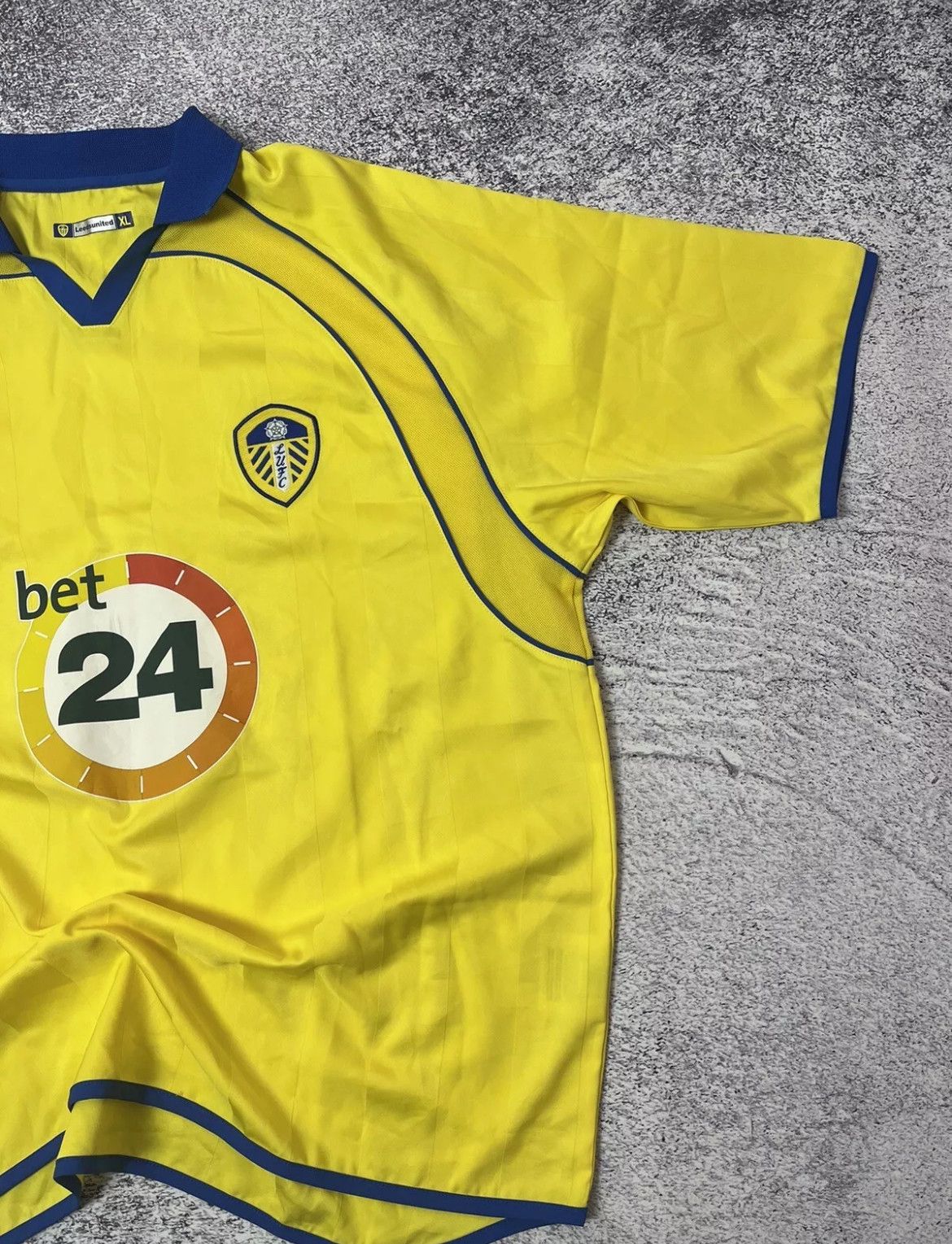 Vintage Leeds united Soccer Jersey Mens size Xl 2005/2005 vintage Size US XL / EU 56 / 4 - 5 Thumbnail