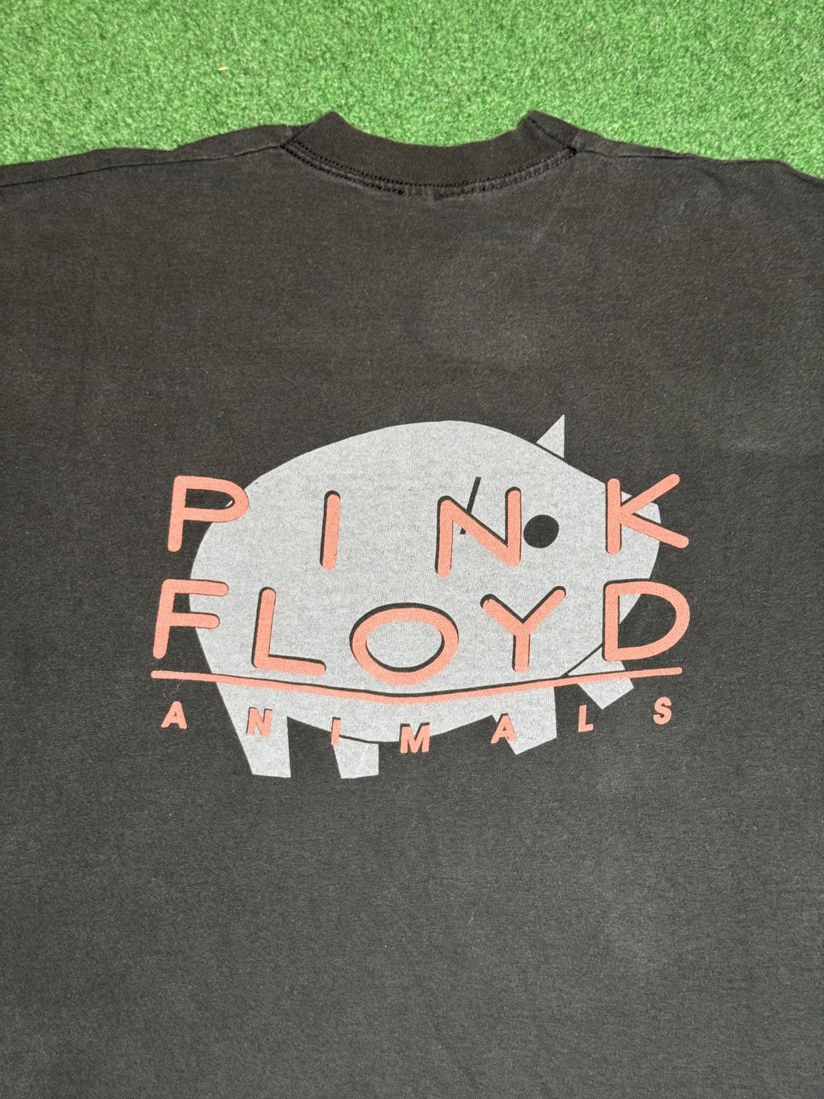 Band Tees × Giant × Vintage Vintage 90s Pink Floyd The Wall Animals AOP INSANE T Shirt Size US L / EU 52-54 / 3 - 6 Thumbnail