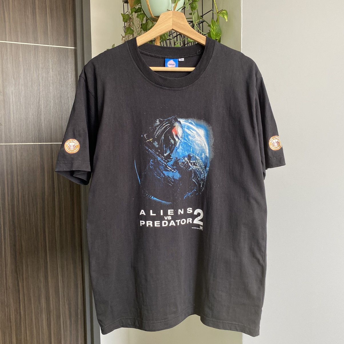 Vintage Vintage 2007 Alien vs Predator 2 Promo Movie Tshirt Size US M / EU 48-50 / 2 - 1 Thumbnail