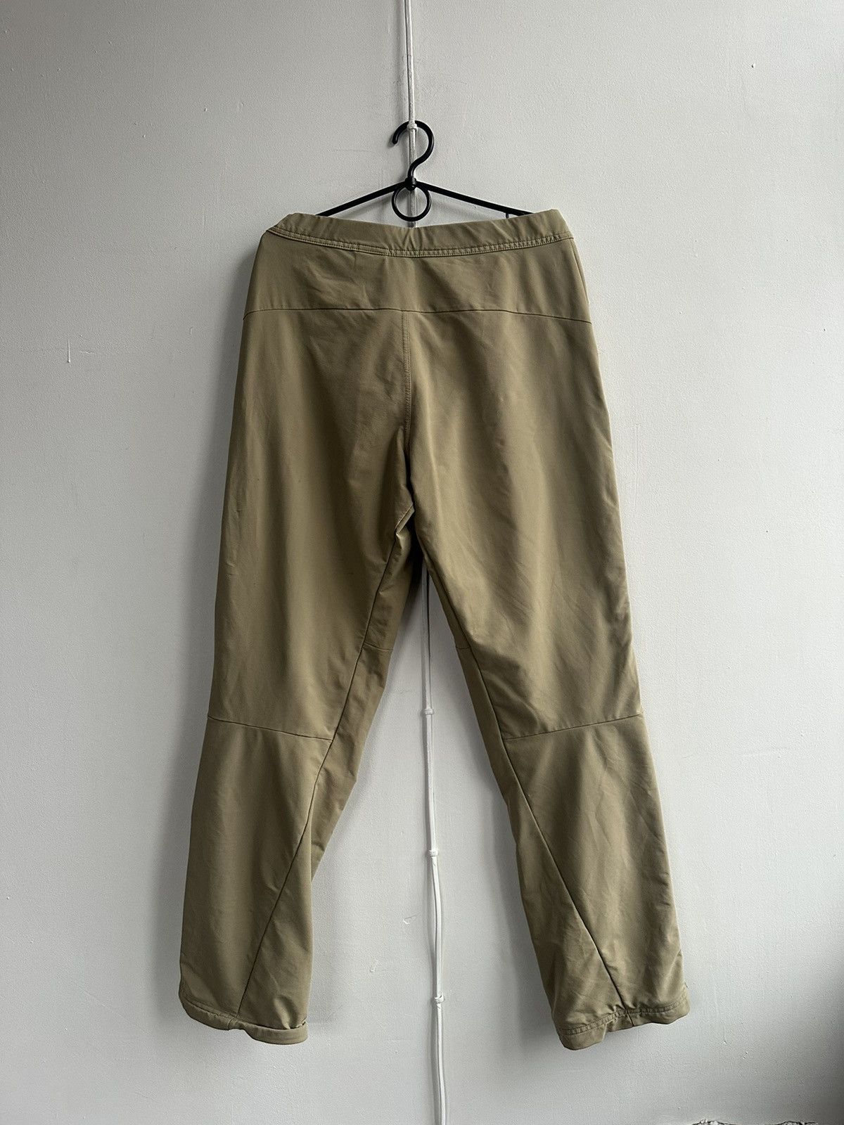 Mountain Hardwear Mountain Hardwear Lightweight Hiking Pants Size US 32 / EU 48 - 16 Thumbnail
