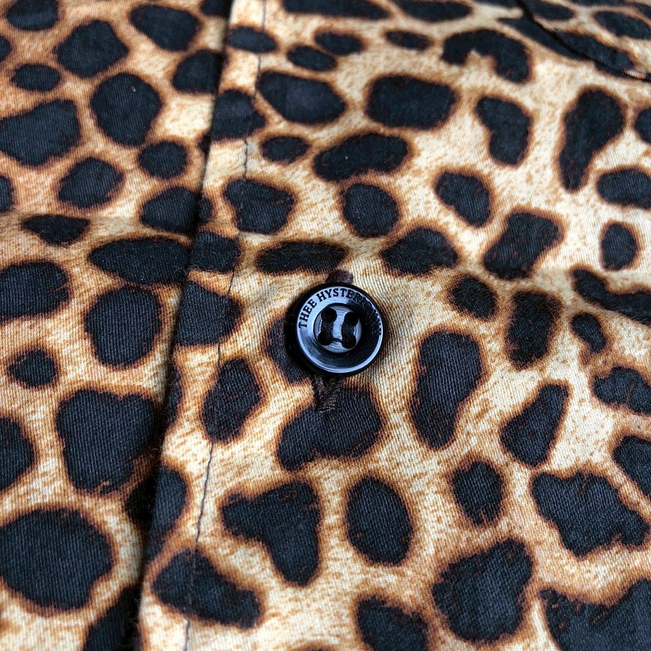 Hysteric Glamour Vintage Y2K Thee Hysteric XXX Leopard Print Shirt Size US S / EU 44-46 / 1 - 3 Thumbnail