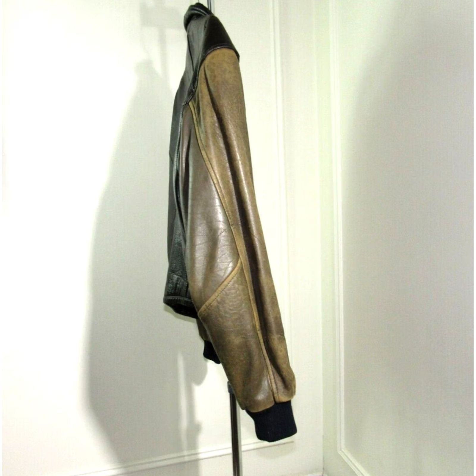 Vintage VINTAGE Cuir du Monde Leather Bomber Jacket Jacket Men L Black Brown Two-Tone 90s Full Zip Pockets Zip Included Size US L / EU 52-54 / 3 - 4 Thumbnail