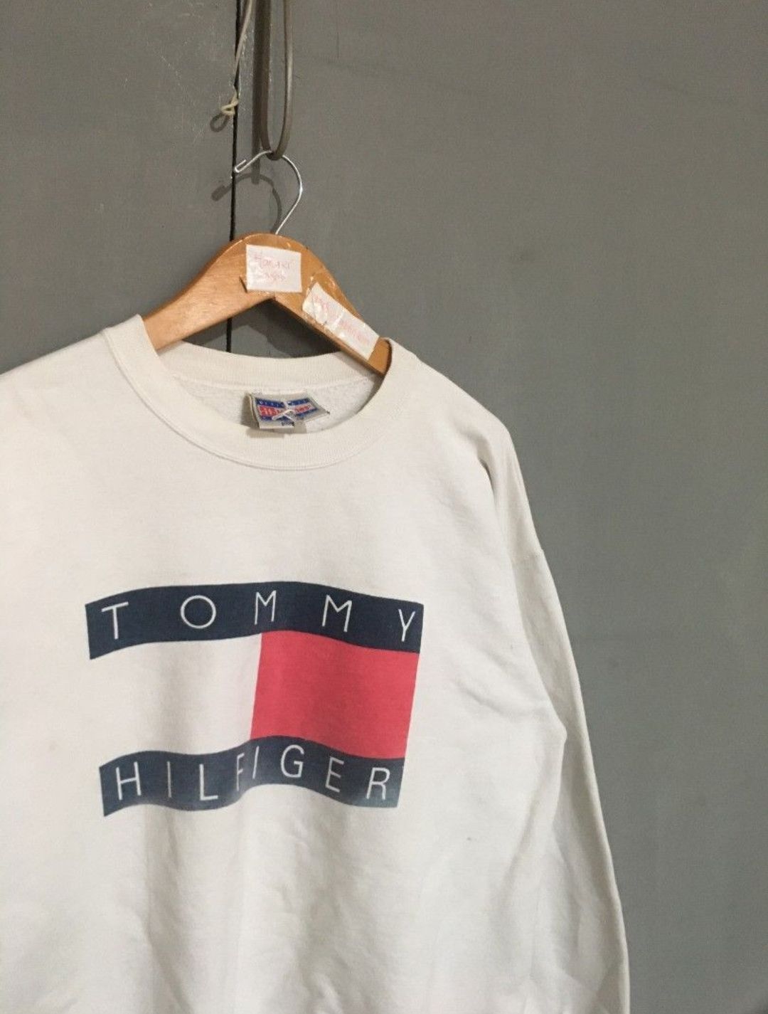 Tommy Hilfiger Vintage Tommy Hilfiger Sweatshirt Tag Hanes Size US M / EU 48-50 / 2 - 2 Thumbnail