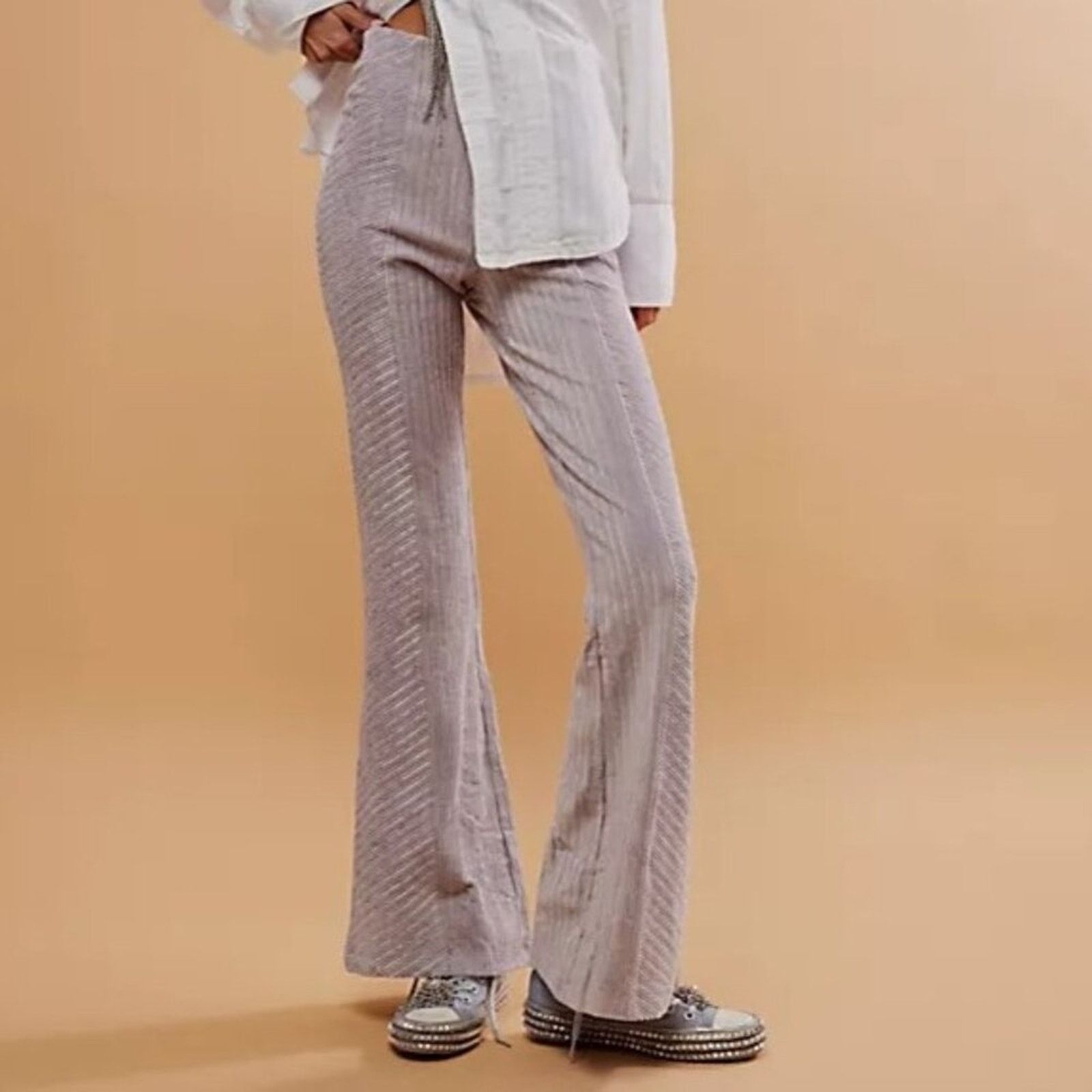 Free People Free People Slim Velvet Flare Pants Lavender Size S Size 27" / US 4 / IT 40 - 3 Thumbnail