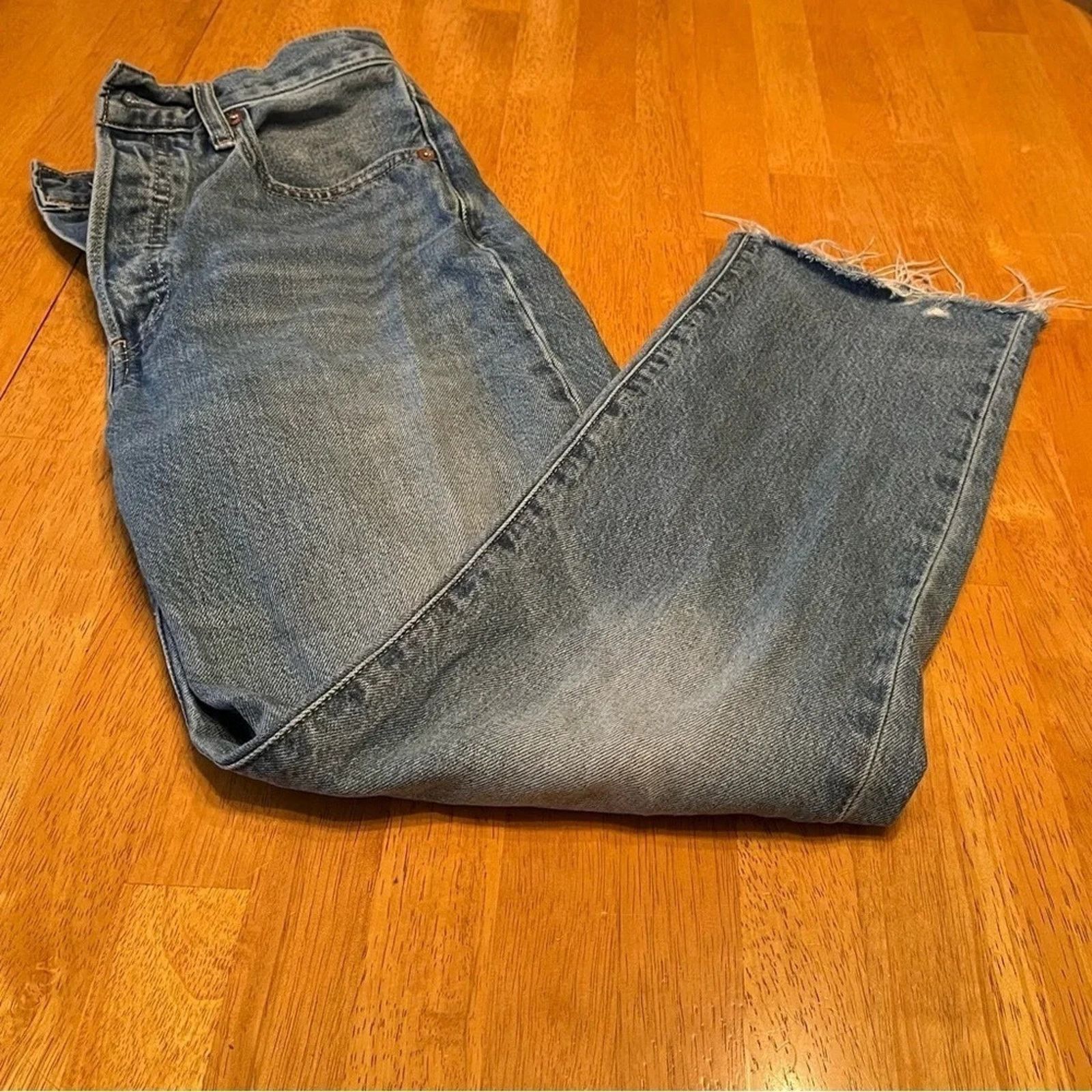 Gap Gap Boyfriend Mid Rise jeans raw hem, size 6 Size 28" / US 6 / IT 42 - 1 Thumbnail