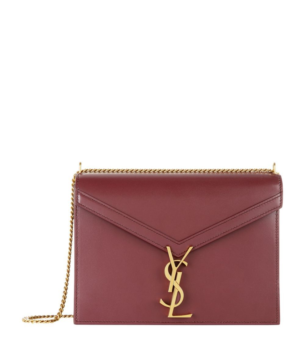 o1b1hav110724 Size: OS / Cassandra Chain Bag in Burgundy